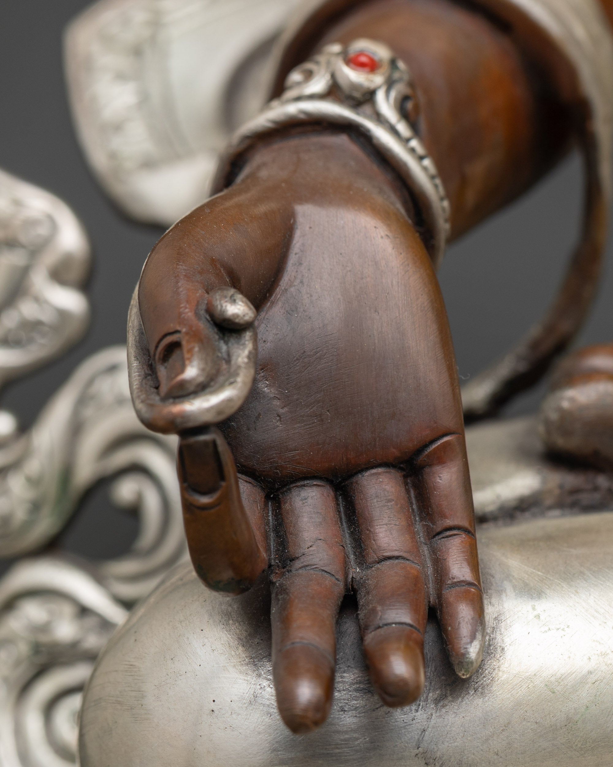 Elegant Green Tara Statue – Nepalese Spiritual Artwork