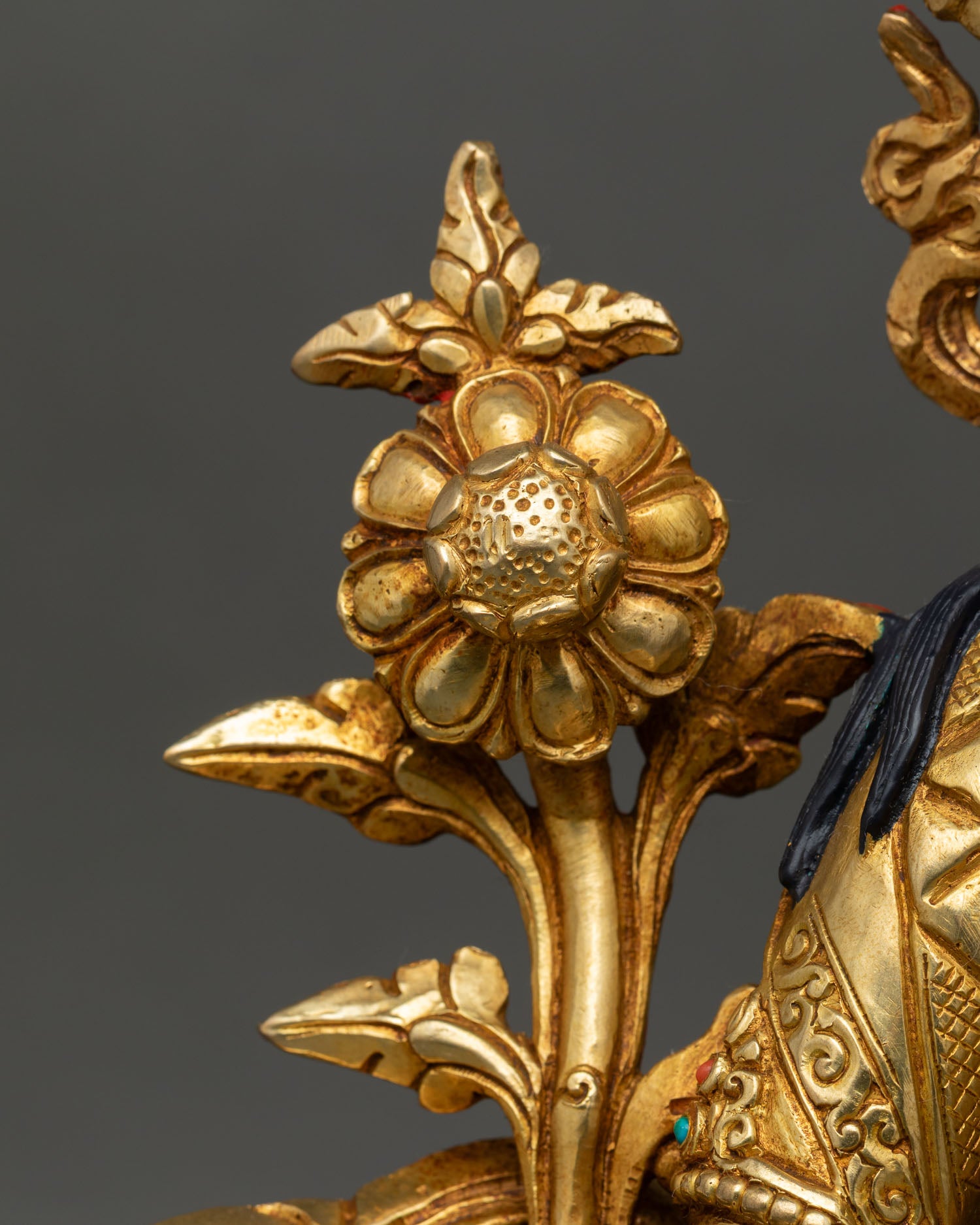 Elegant Shyamatara Statue – Nepalese Deity of Swift Protection