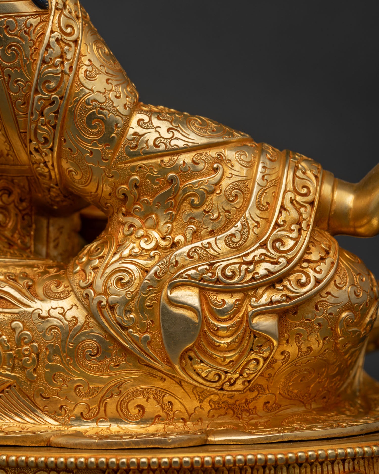 Guru Rinpoche Statue