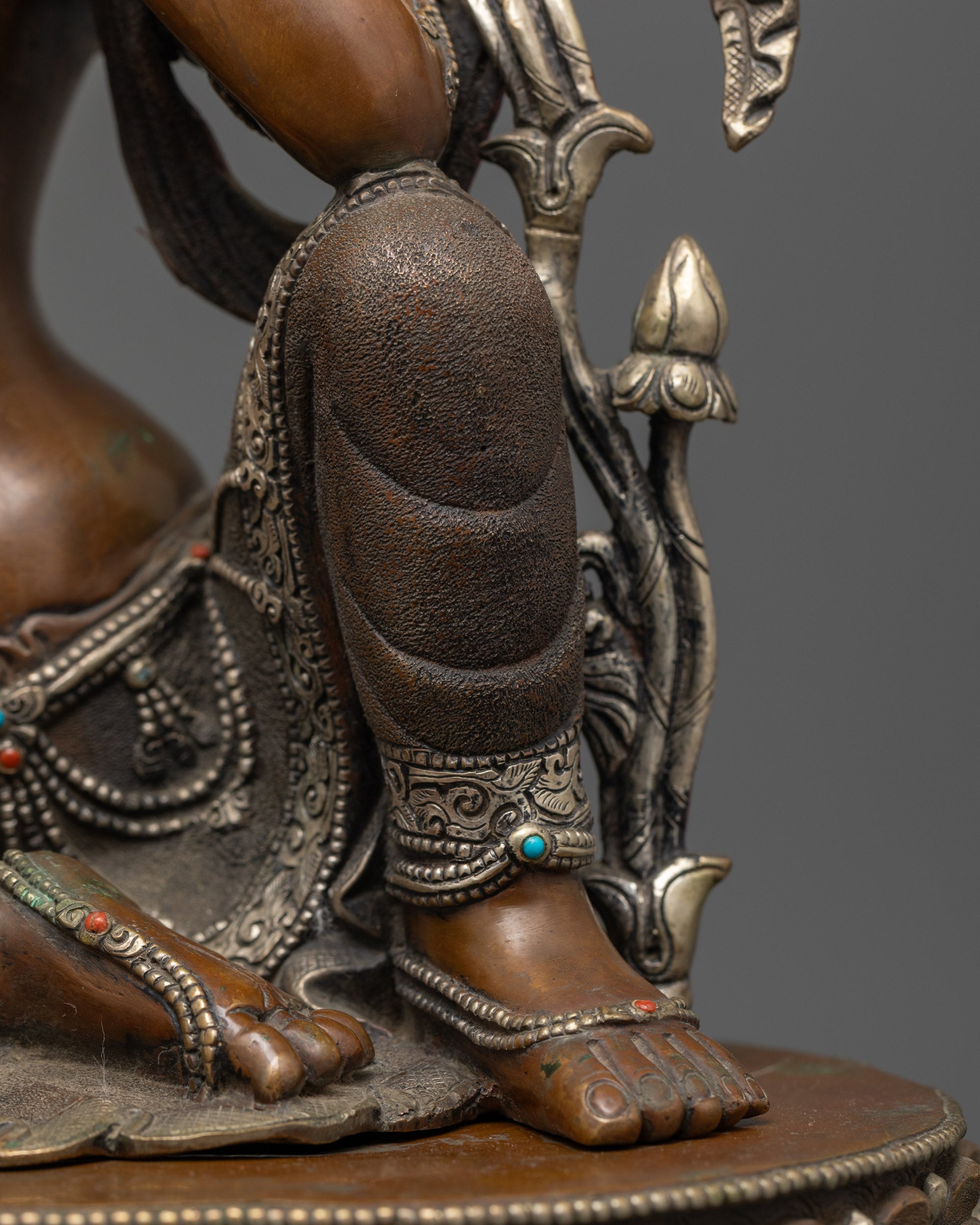 Calm Avalokiteshvara Statue | Oxidized Buddha of Mercy & Peace