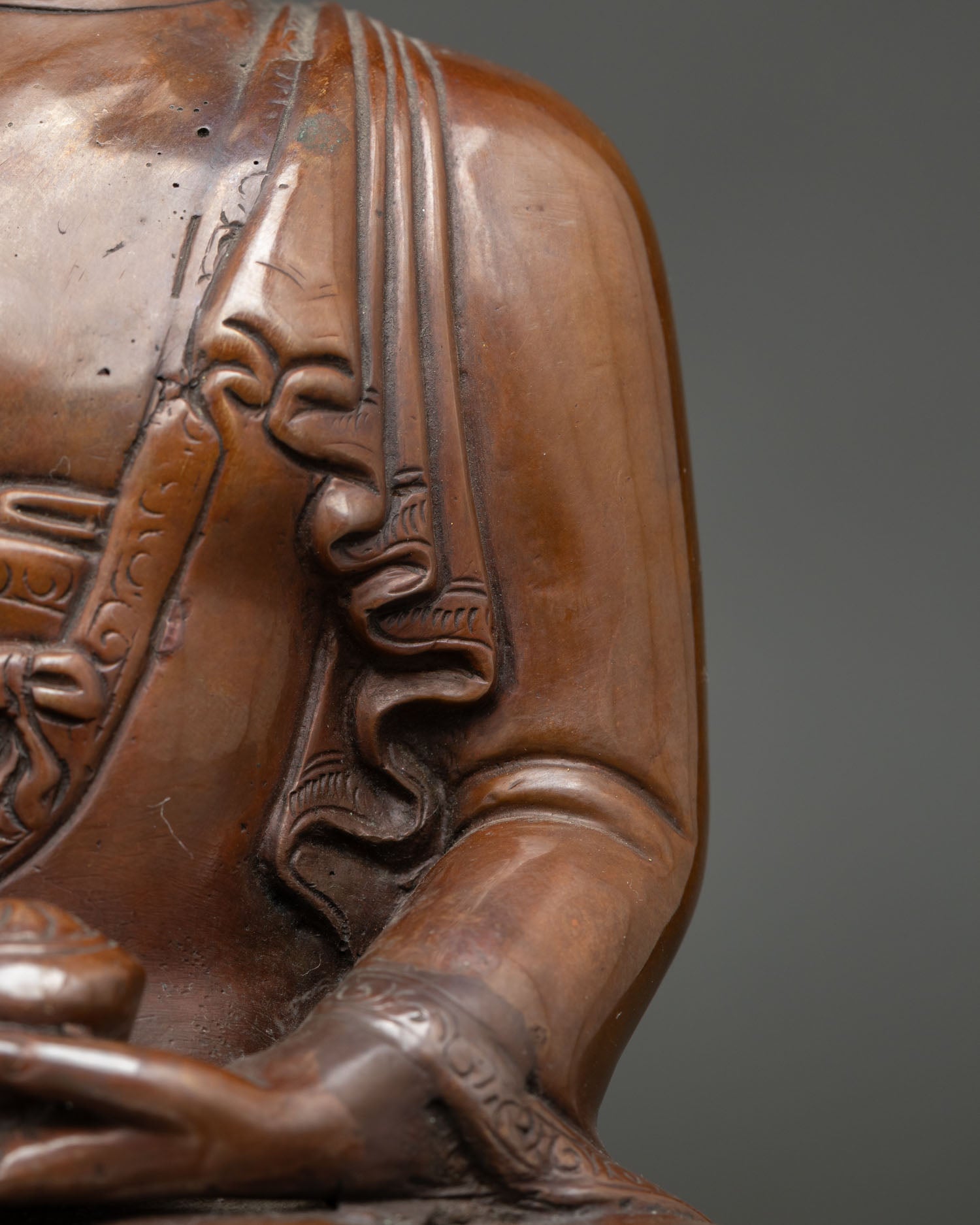 Buddha Shakyamuni Statue | Symbol of Enlightenment And Peace
