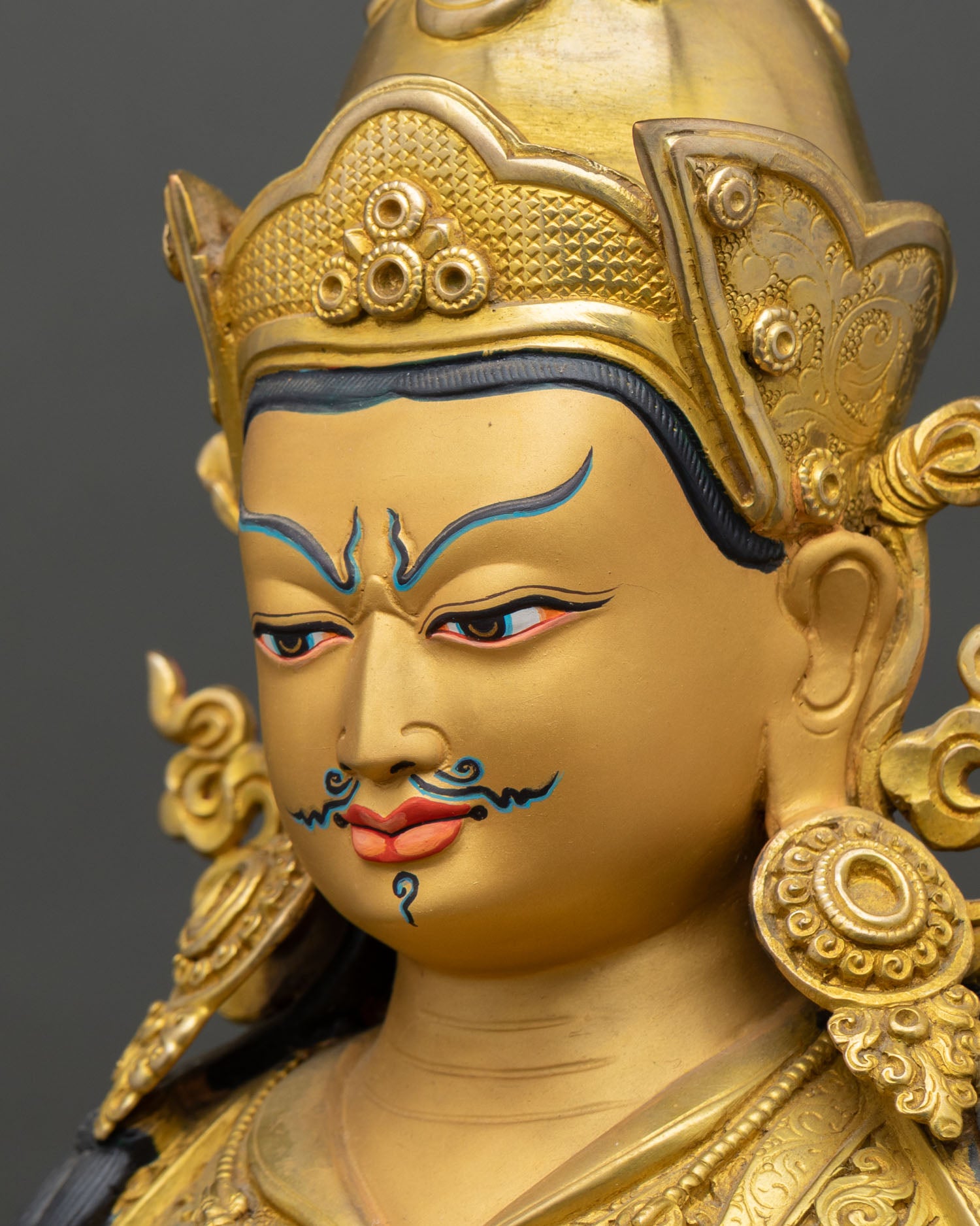 Traditional Guru Rinpoche Statue – Himalayan Buddhist Art