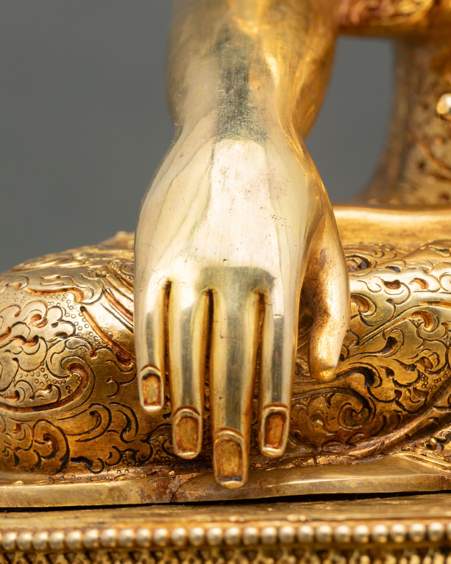 Shakyamuni Buddha Statue for Meditation and Spiritual Decor