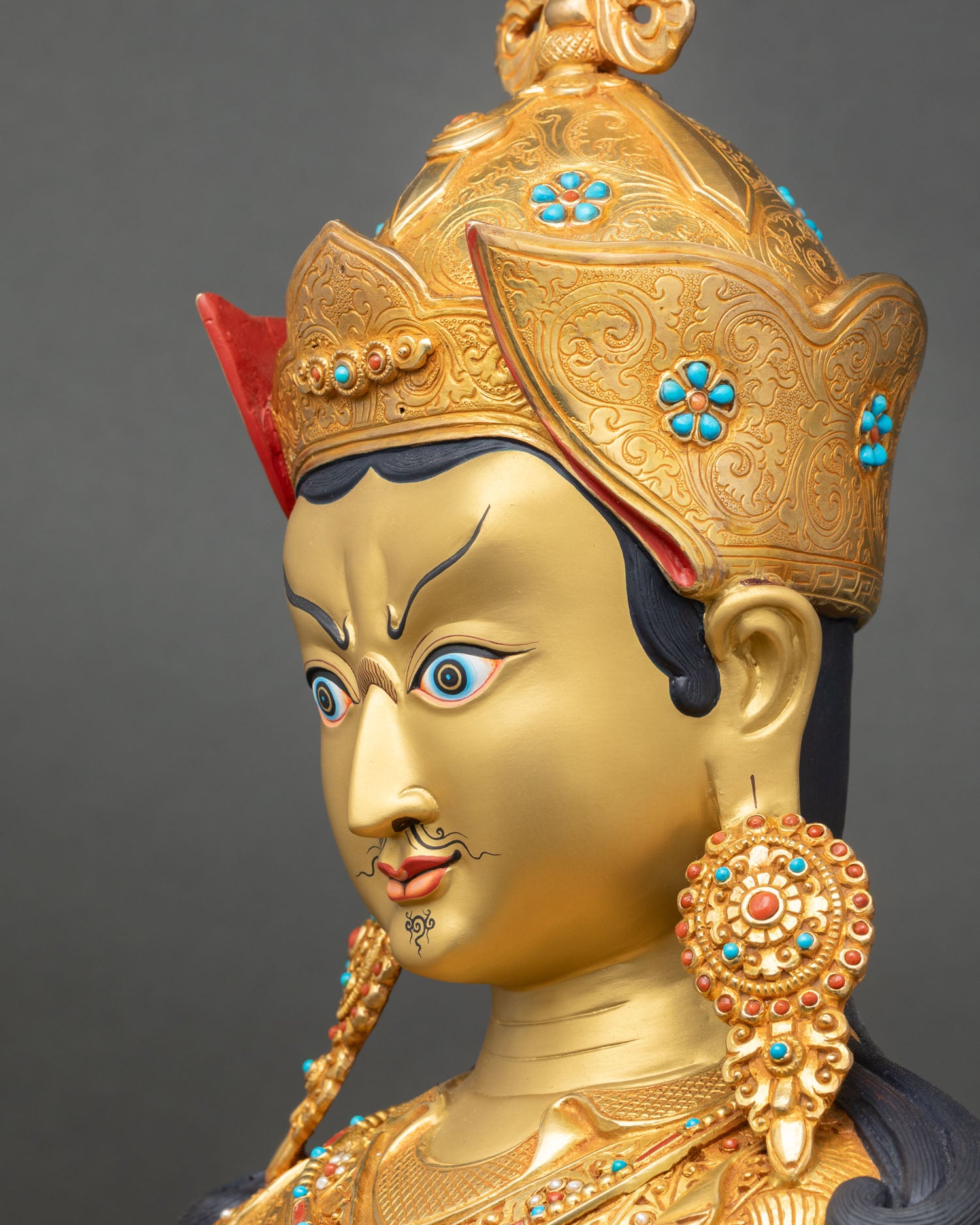 Guru Rinpoche Statue – Handmade Buddhist Decor from Nepal