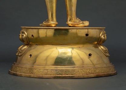 Guru`s Wifes Statue