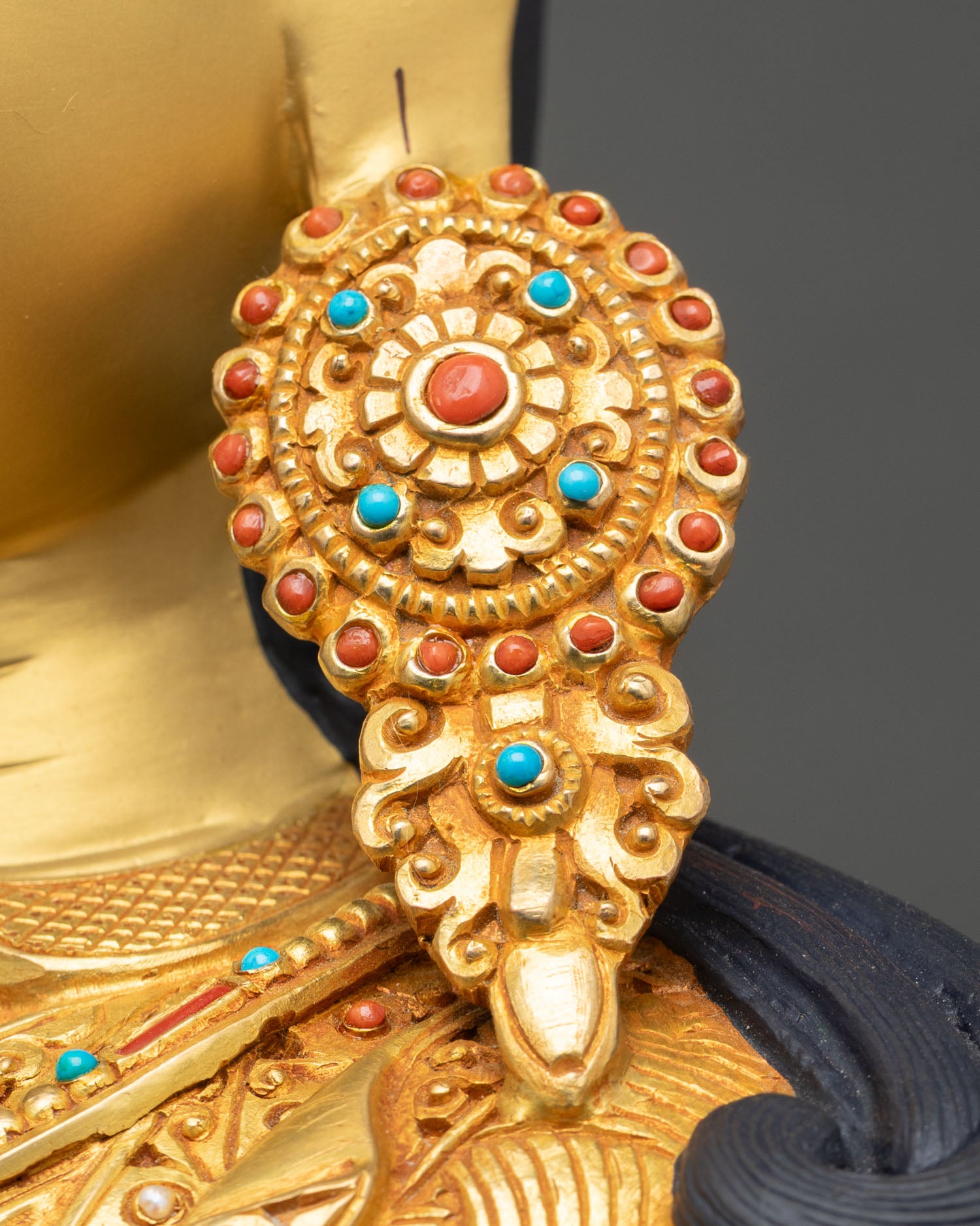 Guru Rinpoche Statue – Handmade Buddhist Decor from Nepal