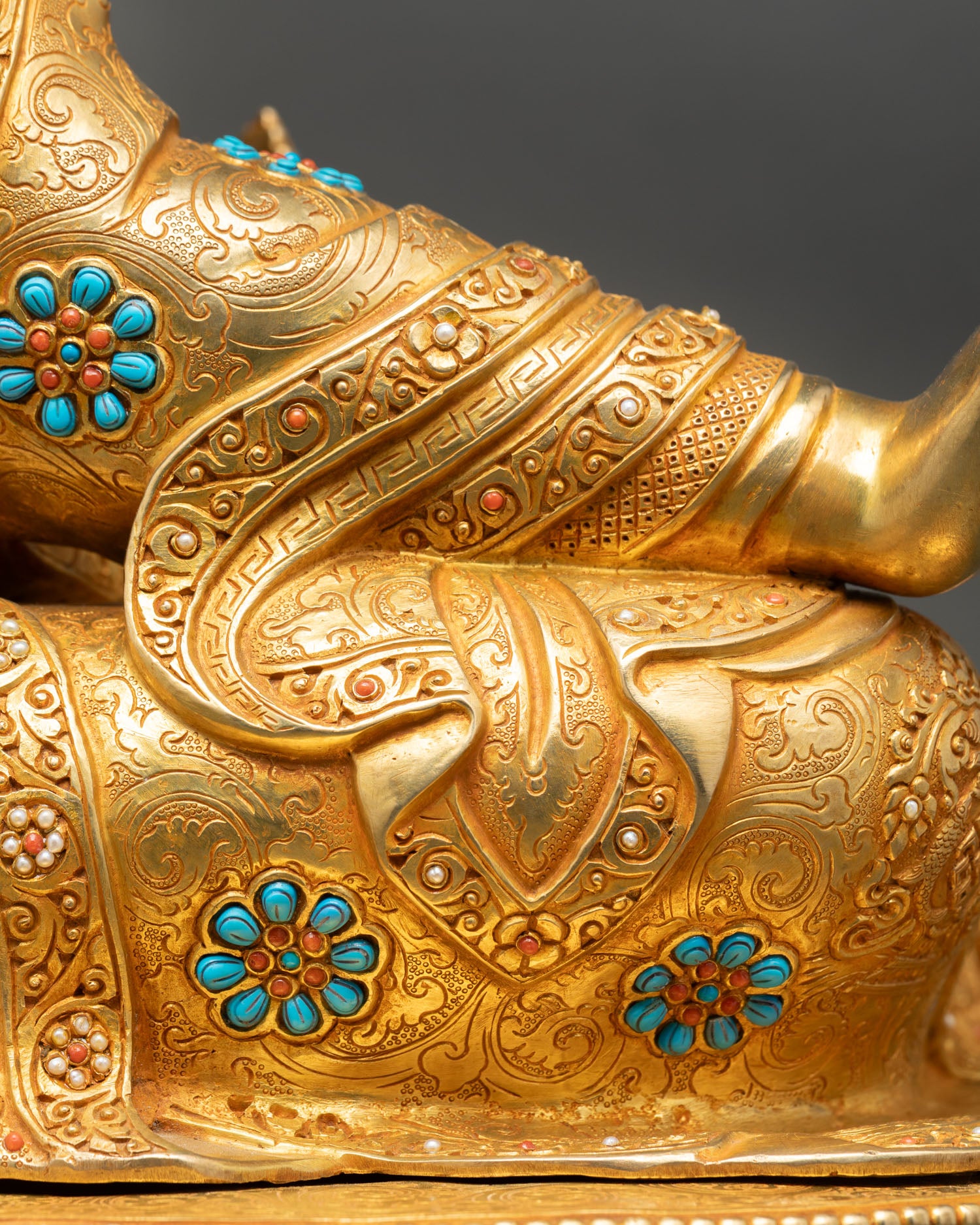 Guru Rinpoche Statue – Handmade Buddhist Decor from Nepal