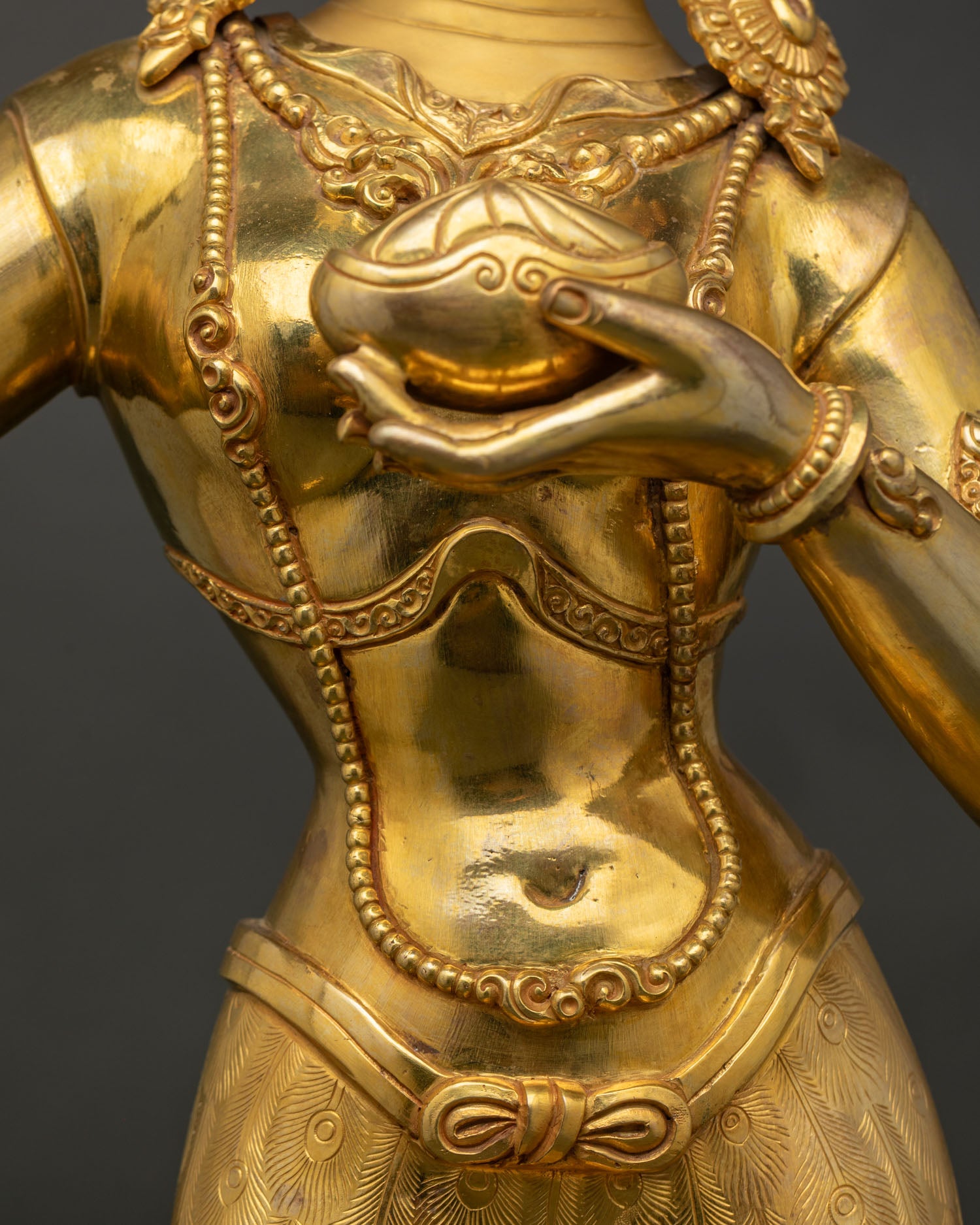 Guru`s Wifes Statue
