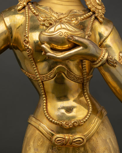 Guru`s Wifes Statue
