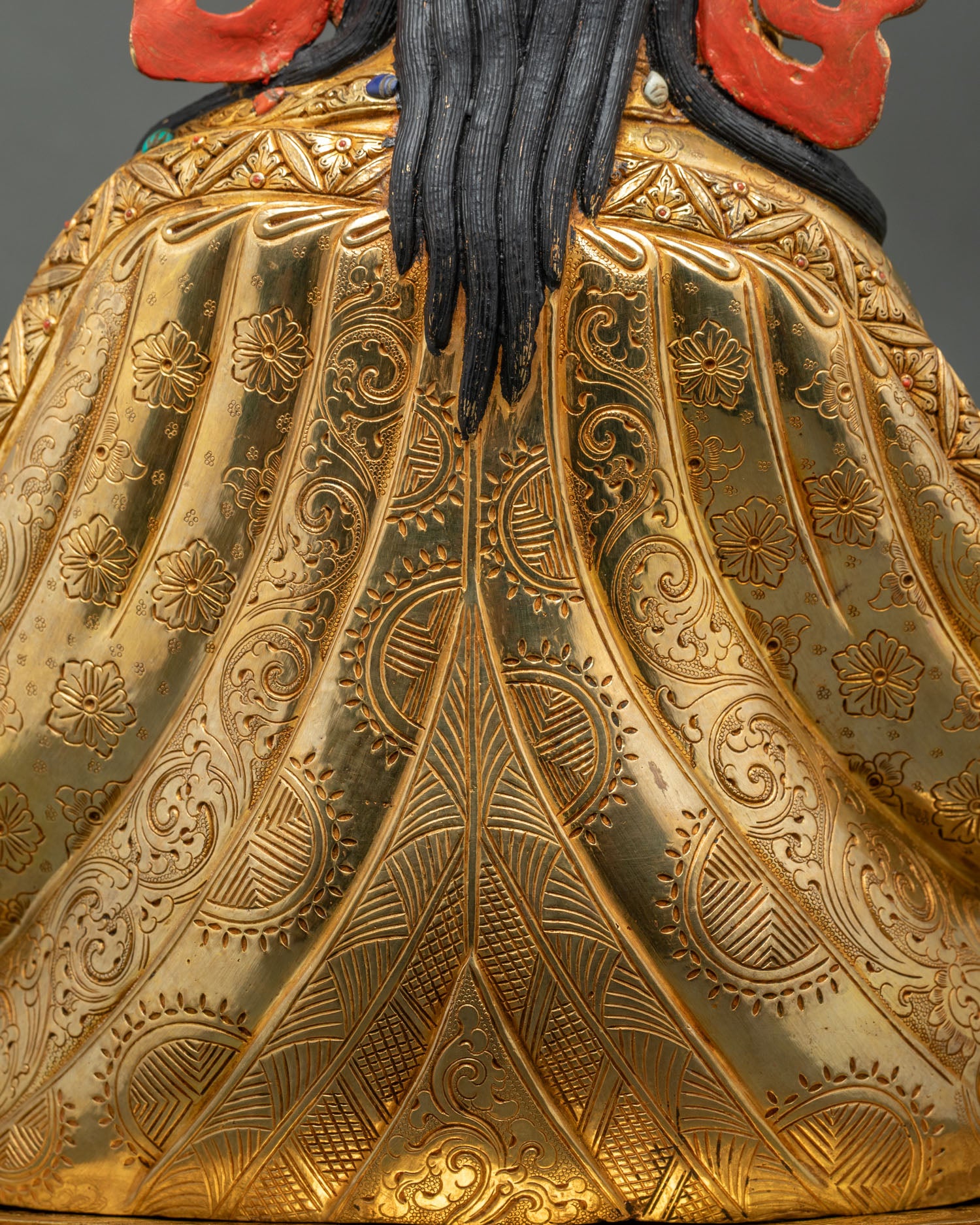 Guru Rinpoche with Two Consorts Statue – Sacred Vajrayana Art