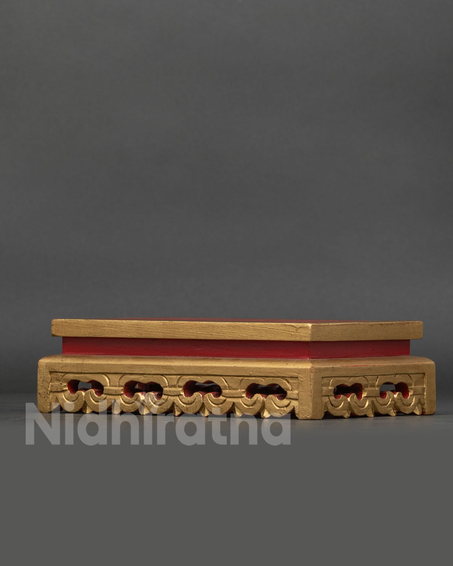 Throne (upto 8 Inch)