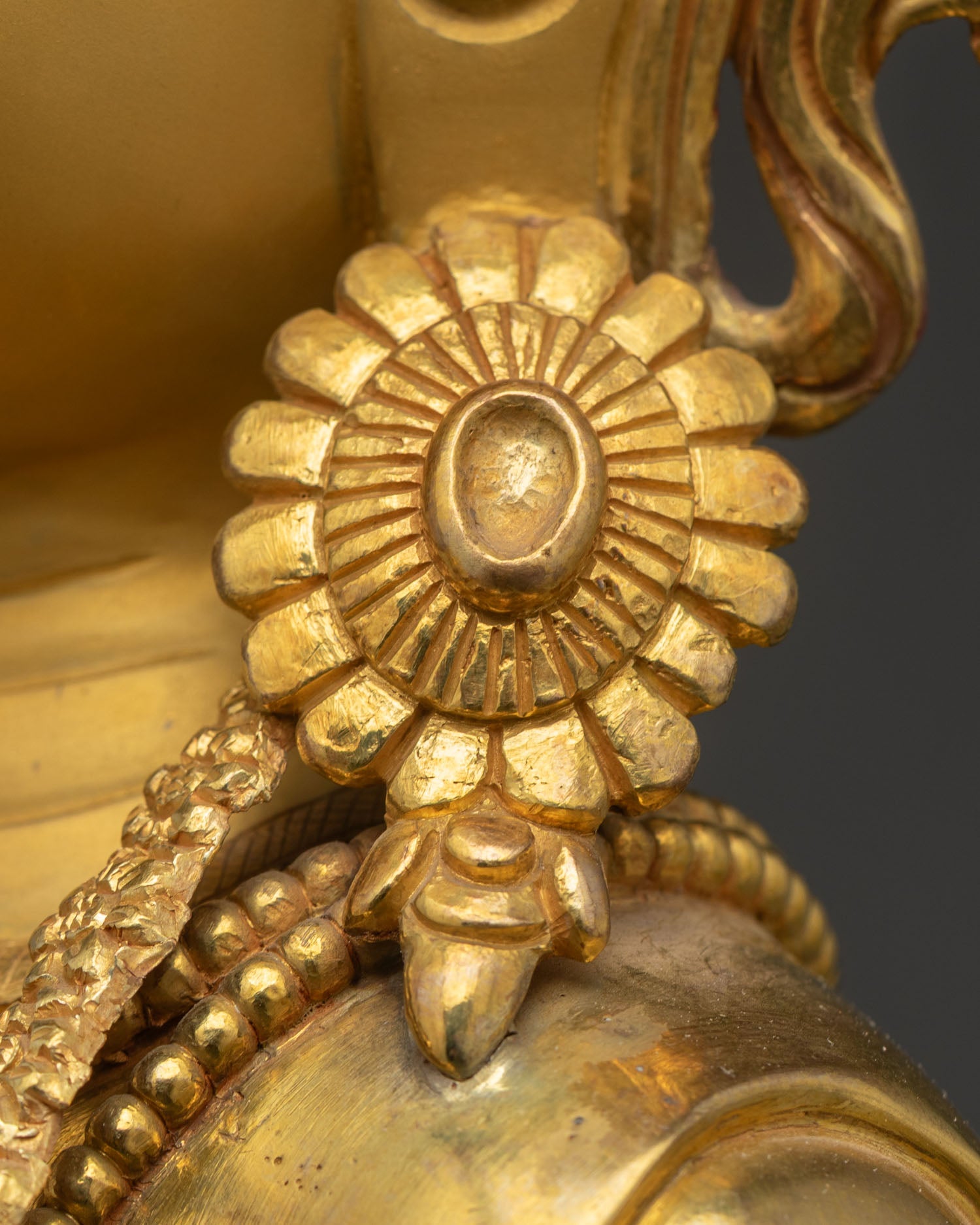 Guru`s Wifes Statue