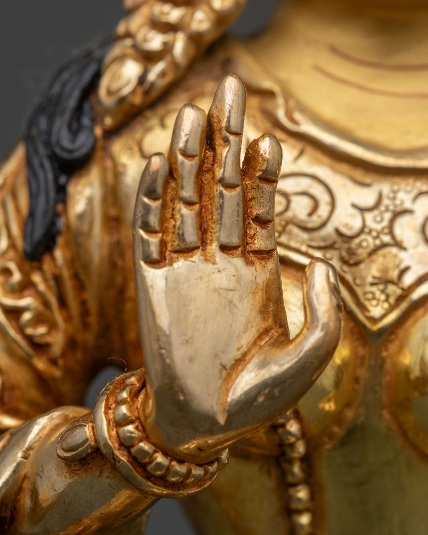Guru Rinpoche with Two Consorts Statue – Sacred Vajrayana Art