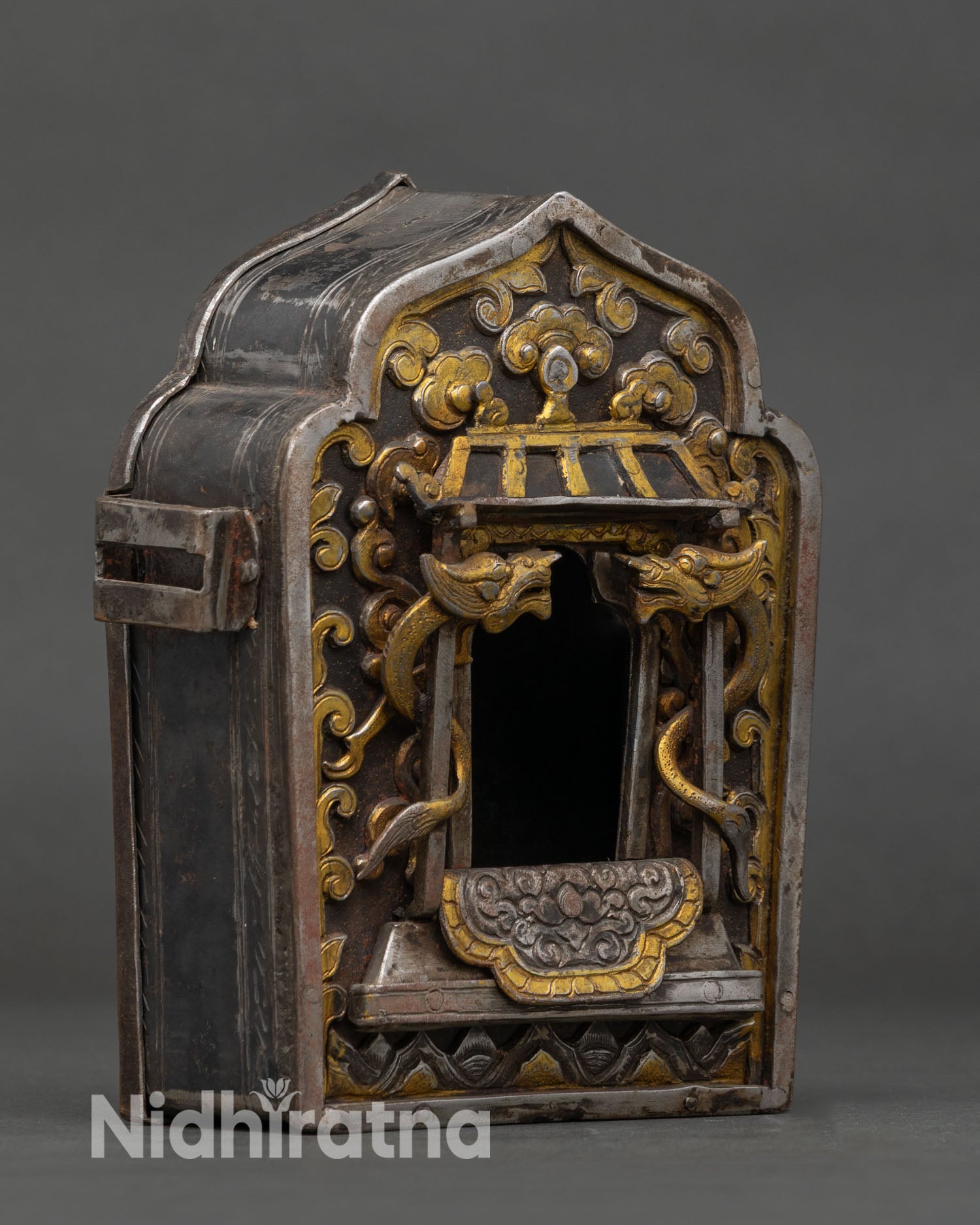 Ghaubox (iron)