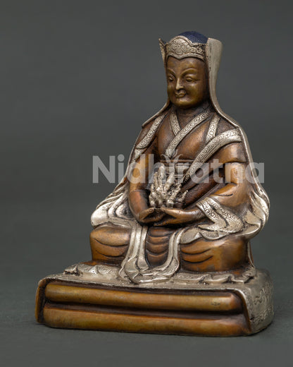 Gompopa Statue