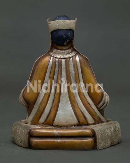 Gompopa Statue
