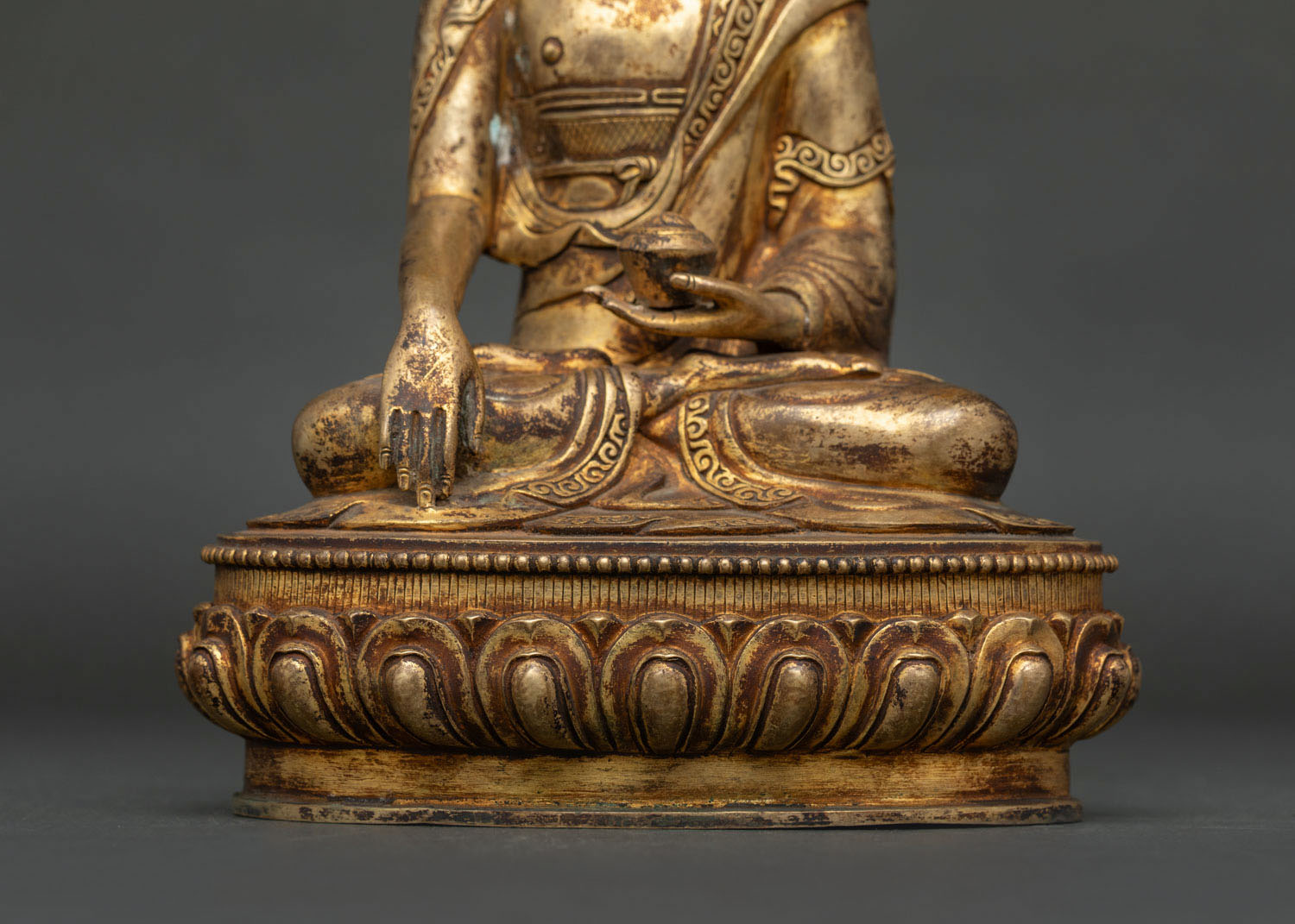 Antique Finished Shakyamuni Buddha Statue | Symbol of Enlightenment