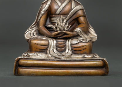 Gompopa Statue