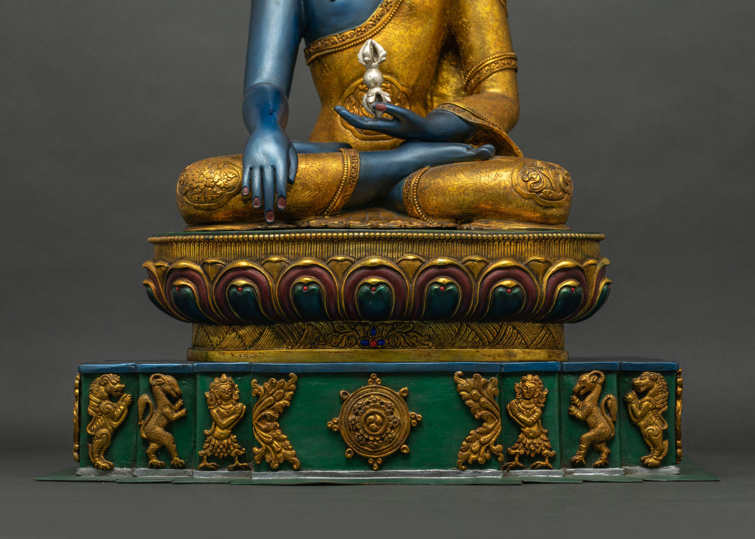 Mitrugpa With Throne Statue – Unshakeable Buddha Akshobhya Sculpture