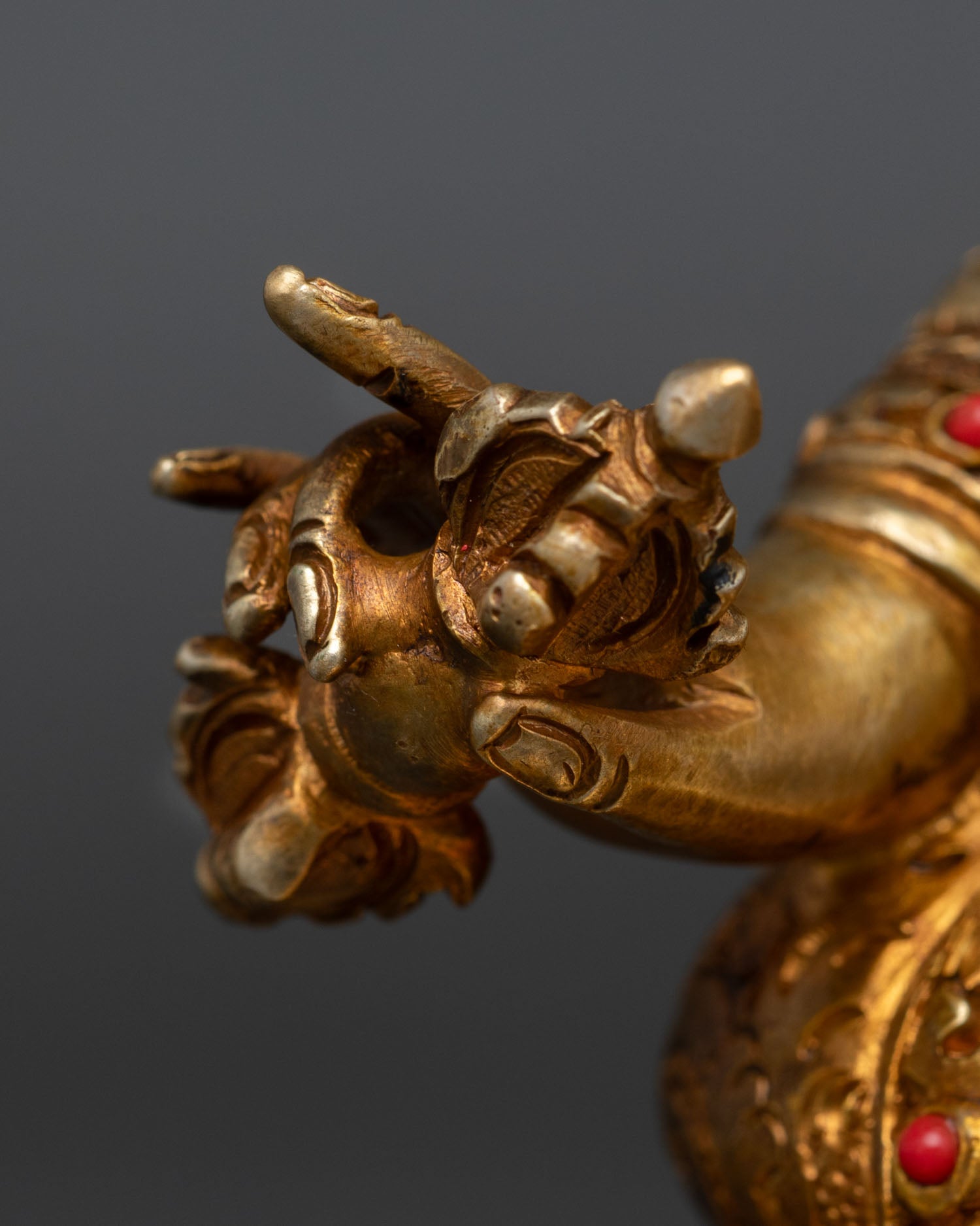 Guru Rinpoche Statue – Enlightened Master of Tibetan Buddhism