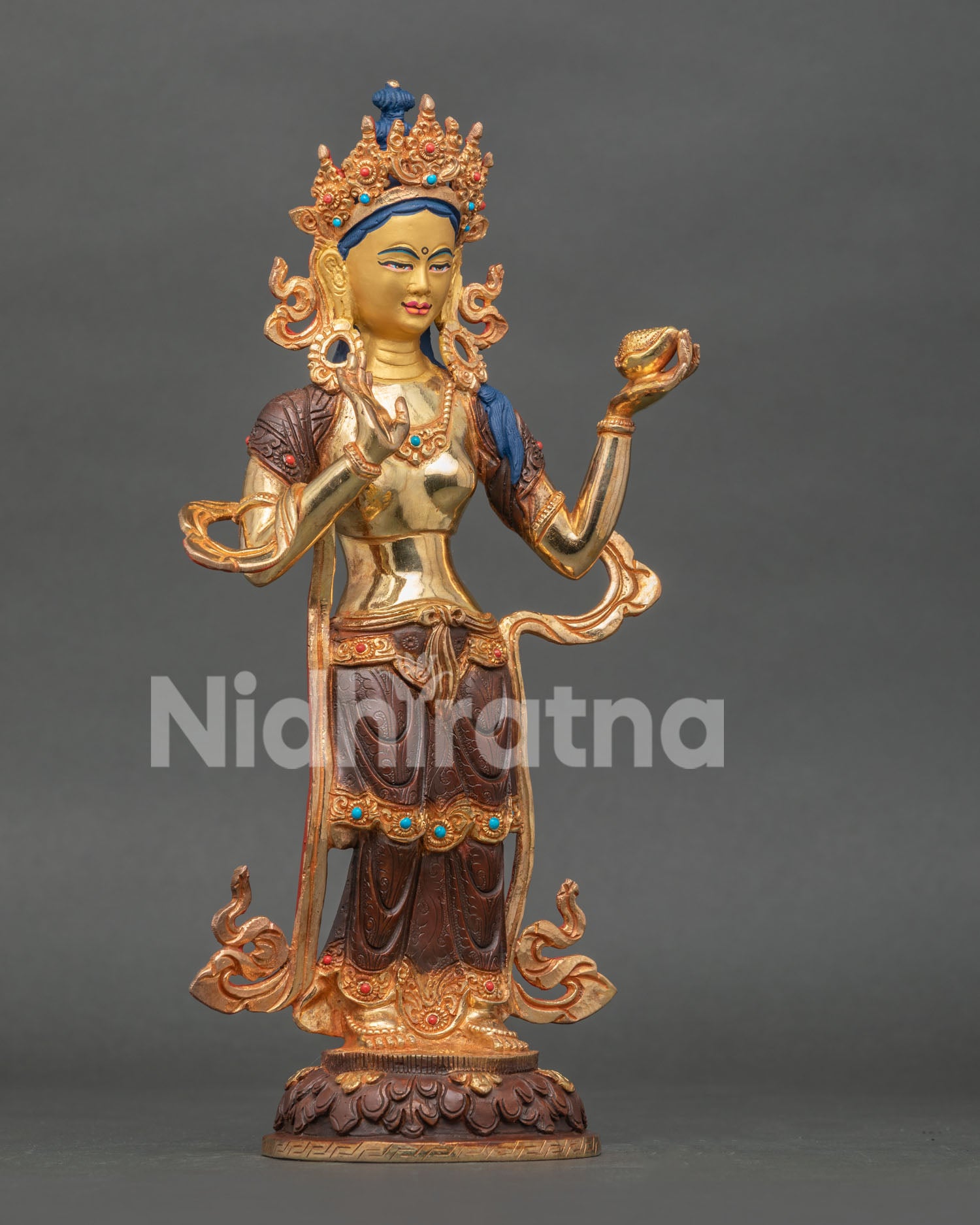 Guru's Wifes Statue