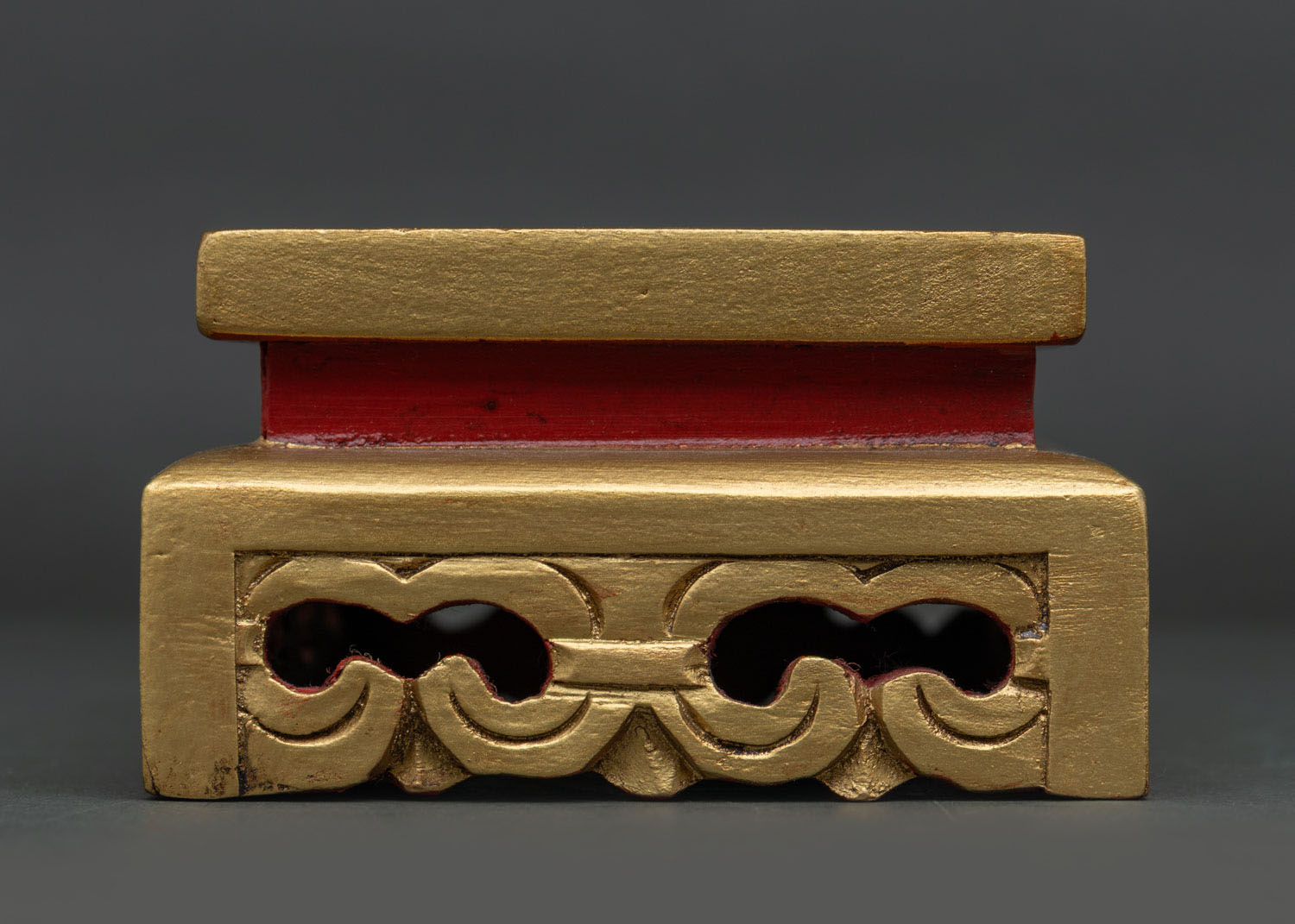 Throne ( upto 6 Inch )
