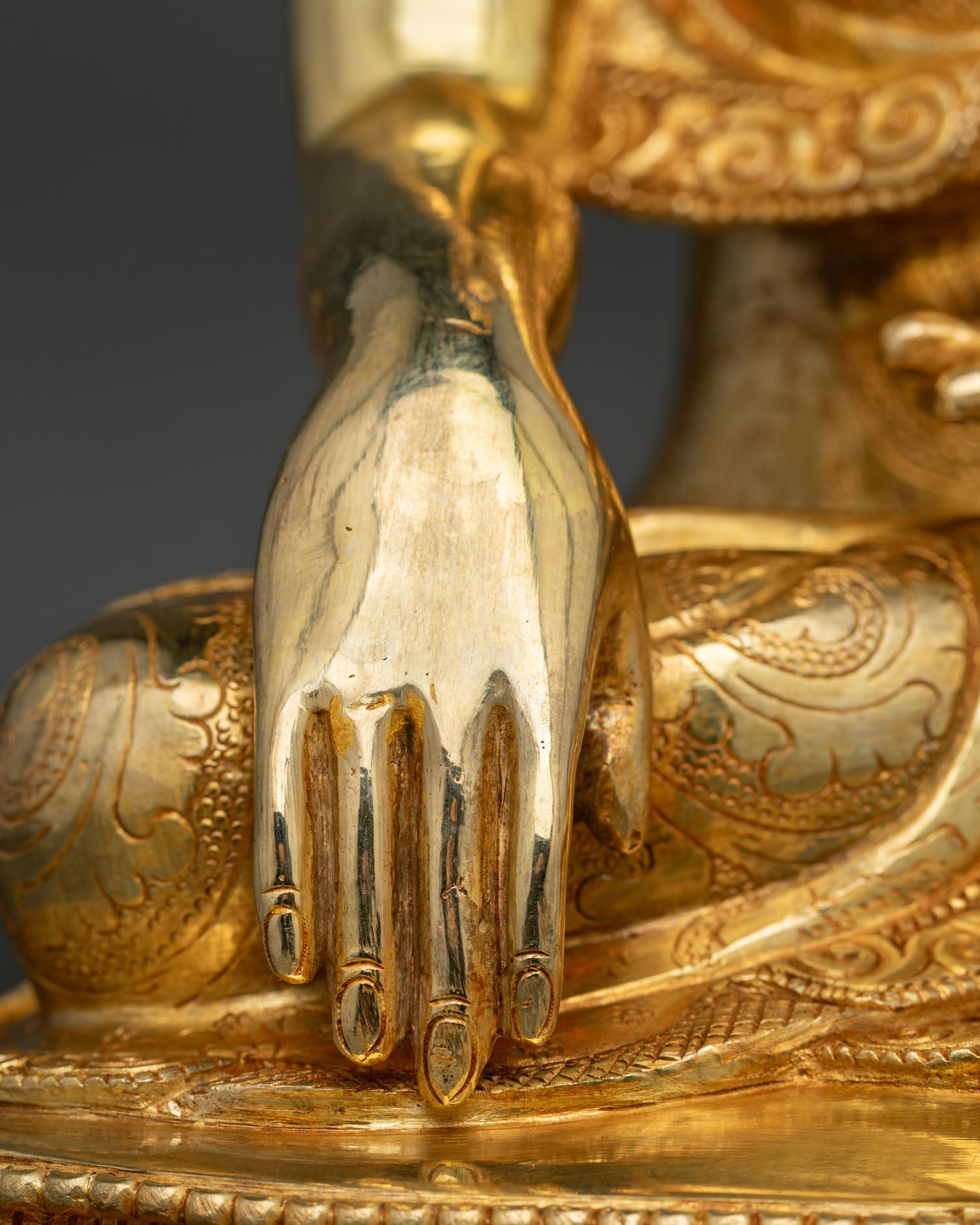 Royal Siddhartha Gautama Statue | The Crowned Buddha of Dharma