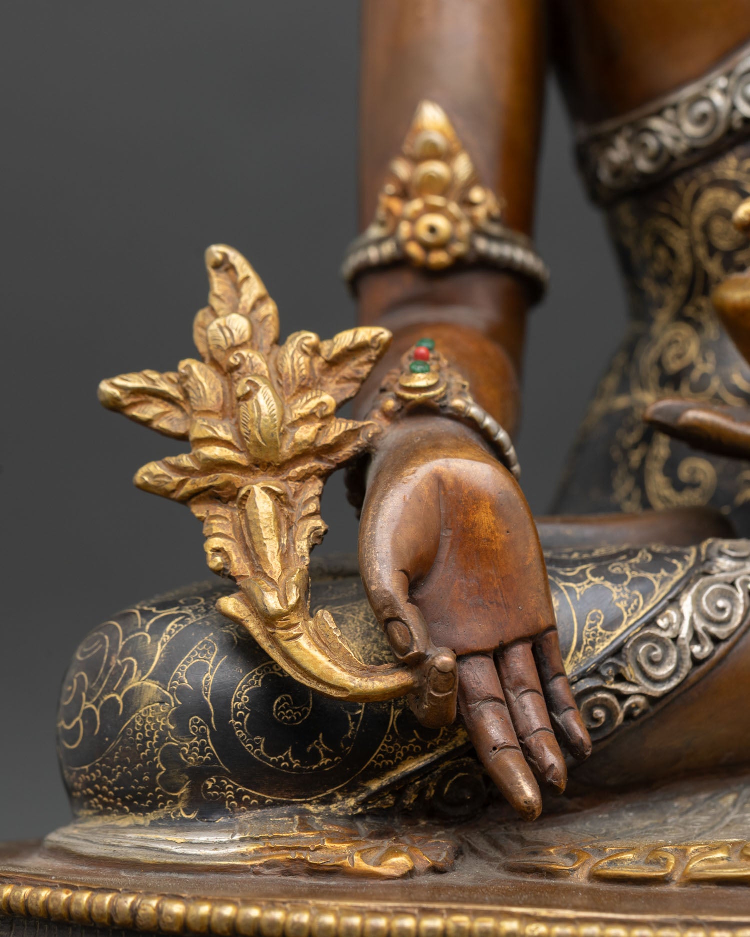 Medicine Buddha Statue – Traditional Nepalese Sacred Art