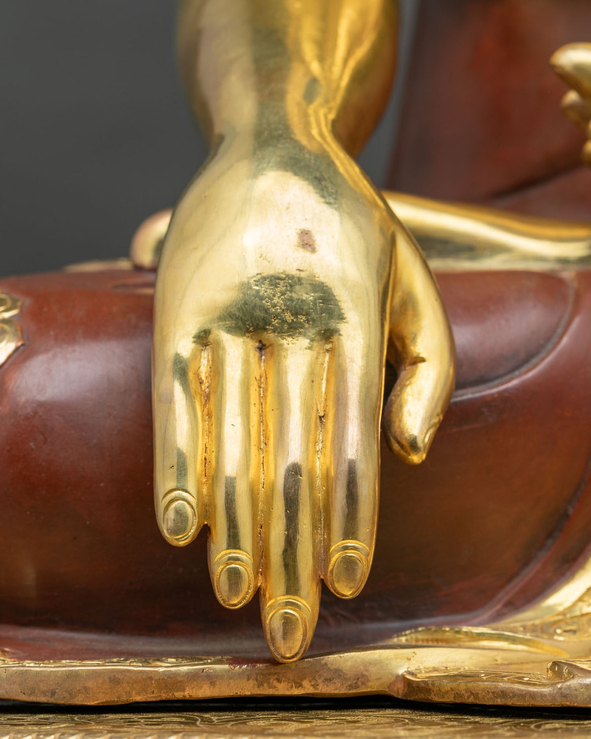 Shakyamuni Buddha With it's Followers