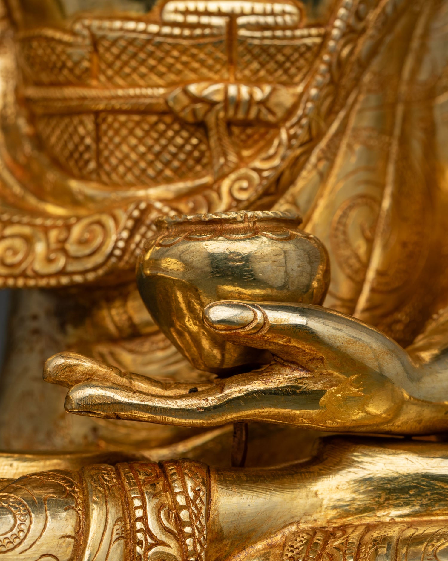 Royal Siddhartha Gautama Statue | The Crowned Buddha of Dharma