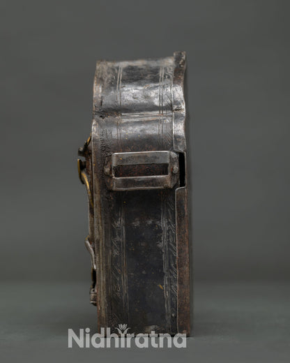Ghaubox (iron)