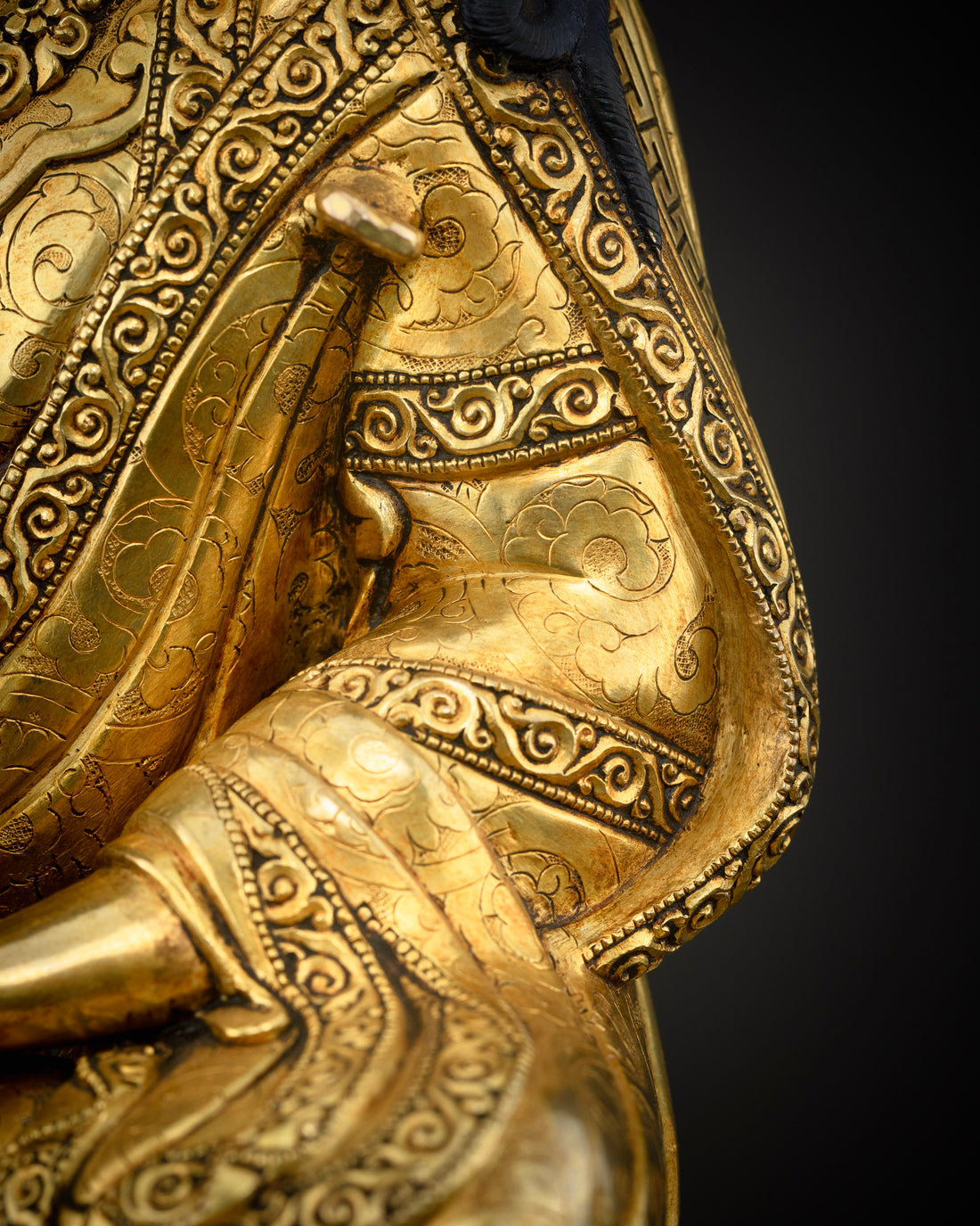 Guru Rinpoche Statue: Handcrafted Himalayan Sculpture