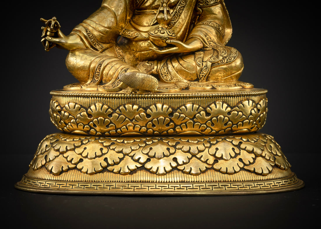 Guru Rinpoche Statue: Handcrafted Himalayan Sculpture