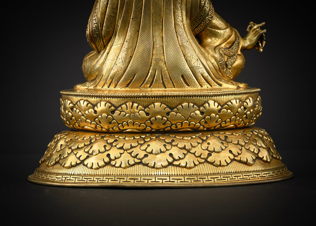 Guru Rinpoche Statue: Handcrafted Himalayan Sculpture