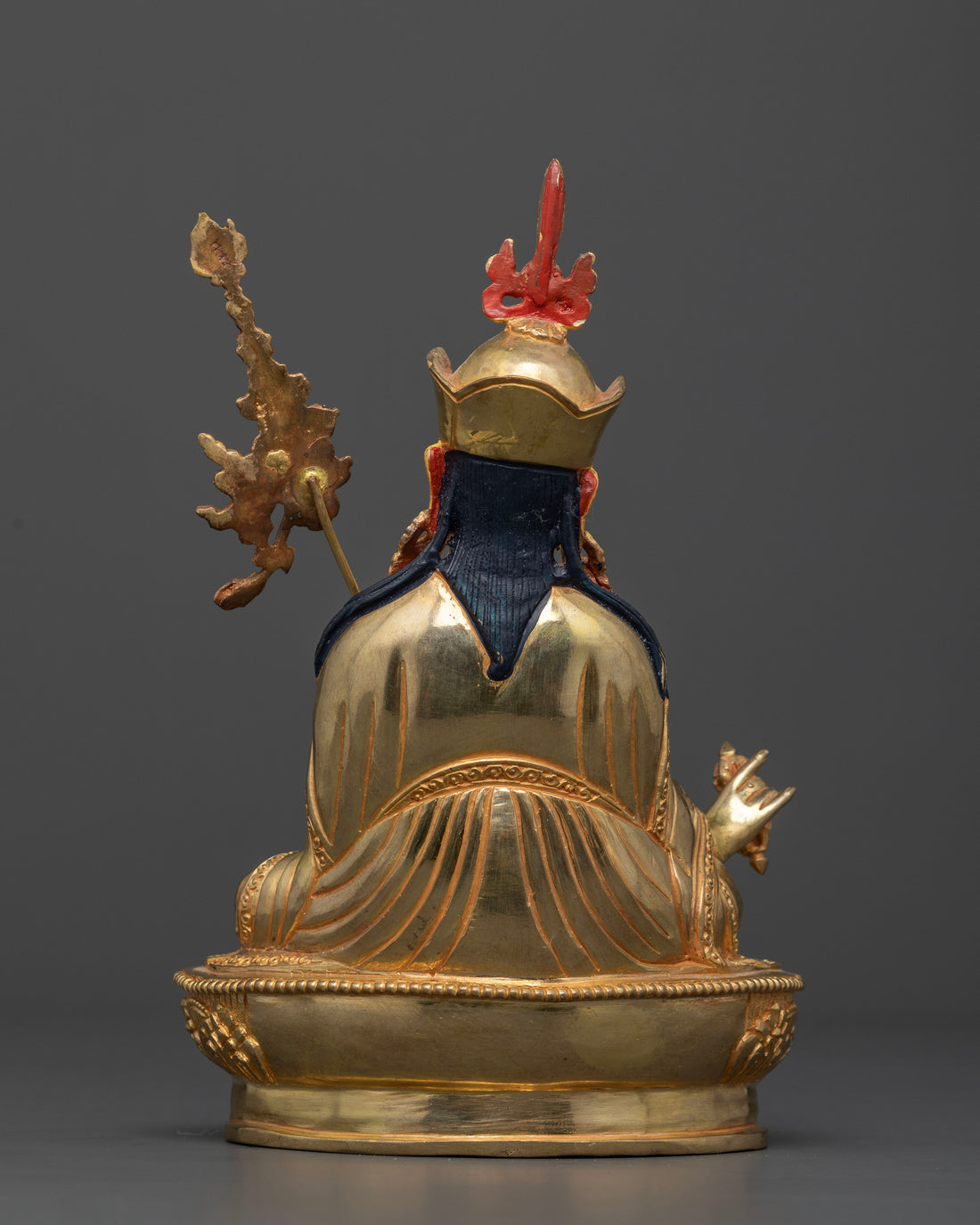 Buddhist Guru Lotus Statue: Symbol of Compassion and Clarity