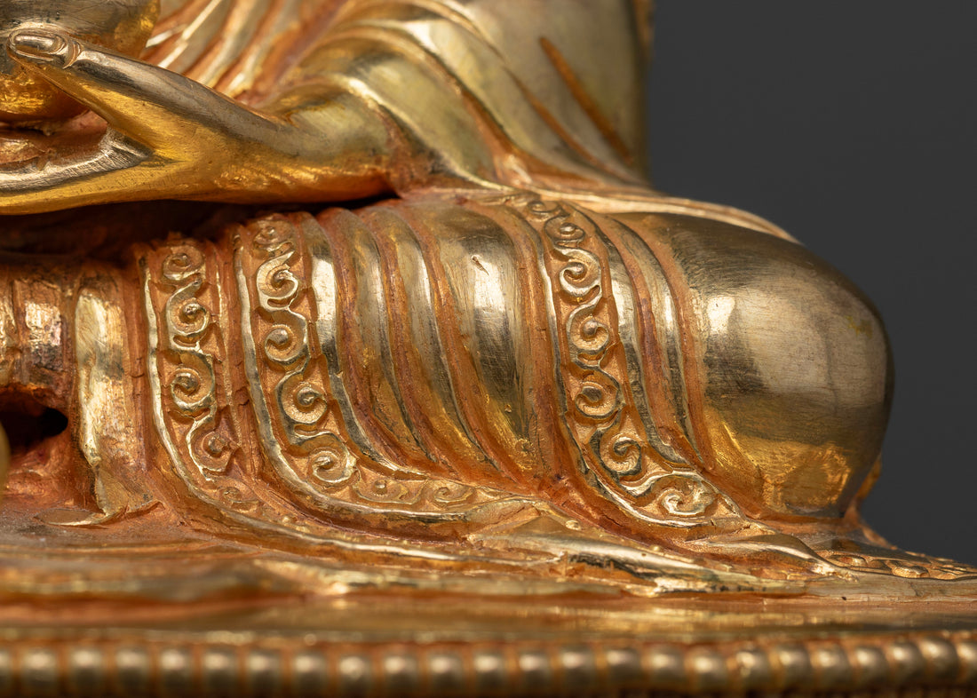 Buddhist Guru Lotus Statue: Symbol of Compassion and Clarity