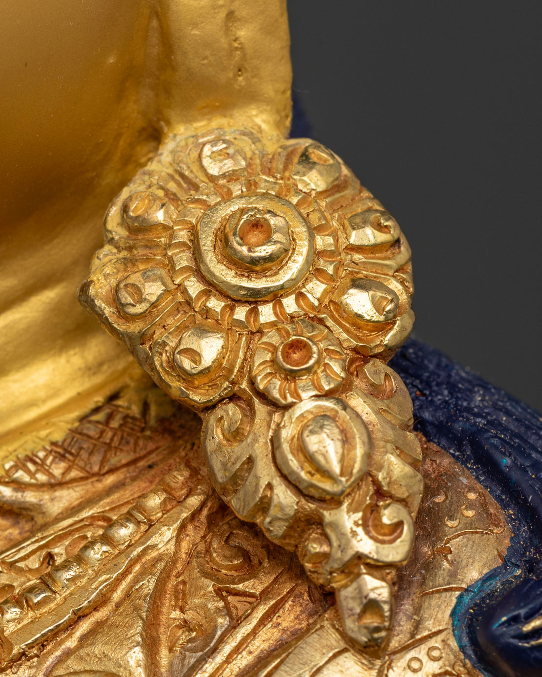 Elegant Guru Lotus Statue: Inspire Your Journey to Enlightenment