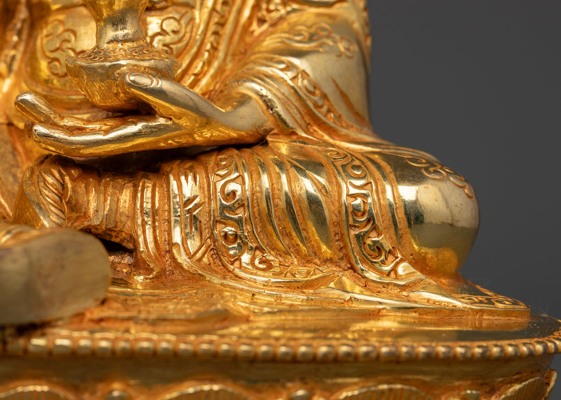 Sacred Guru Rinpoche Statue : Nepalese Art for Practitioners