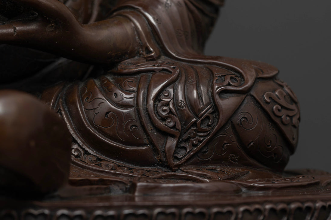 Oxidized Guru Rinpoche Statue: Timeless Artistry for Devotees