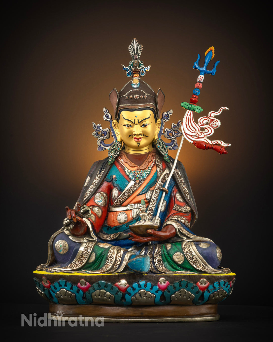 The  Vibrant Guru of Enlightenment: Guru Rinpoche