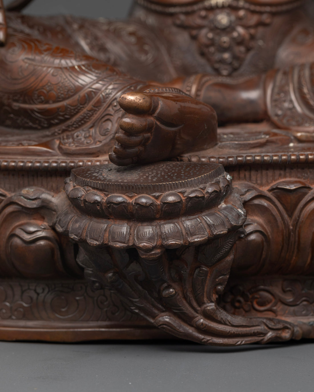 Oxidized Female Buddha Statue: A Symbol of Enlightened Femininity