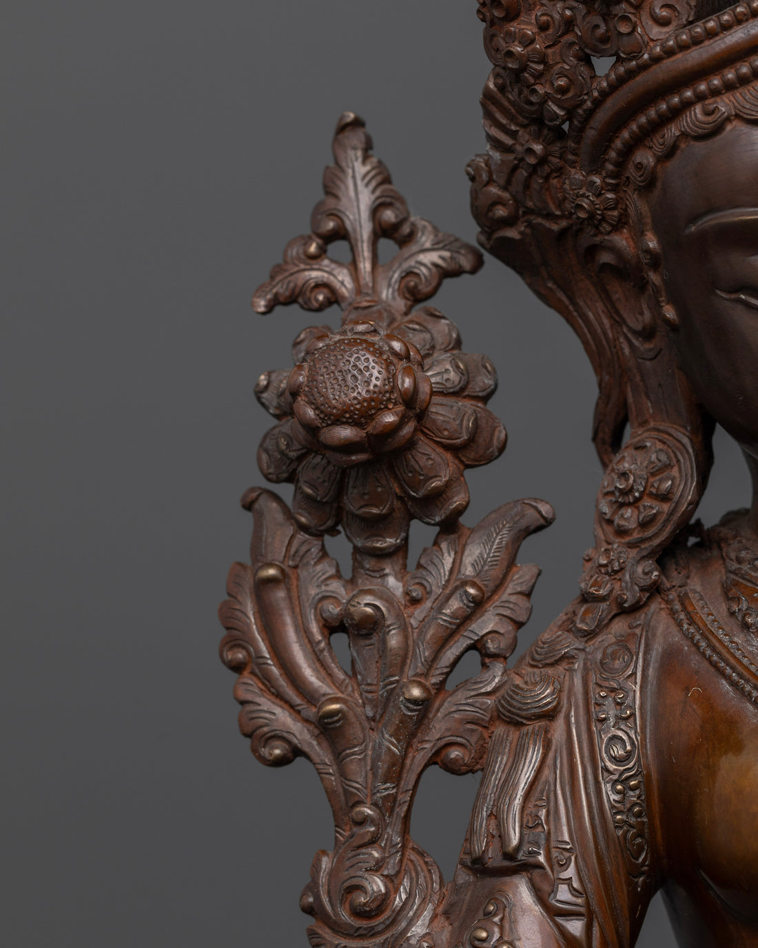 Oxidized Female Buddha Statue: A Symbol of Enlightened Femininity