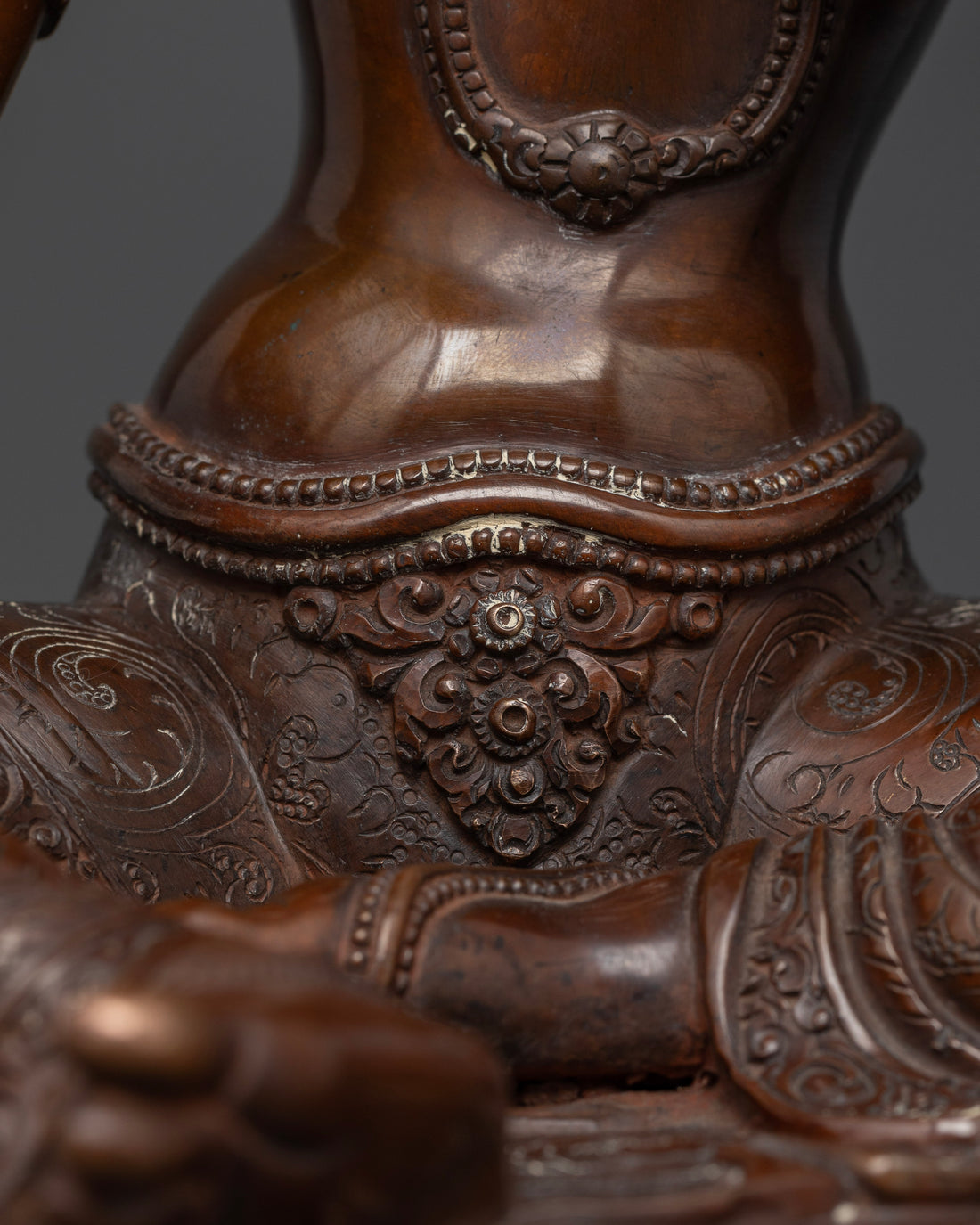 Oxidized Female Buddha Statue: A Symbol of Enlightened Femininity