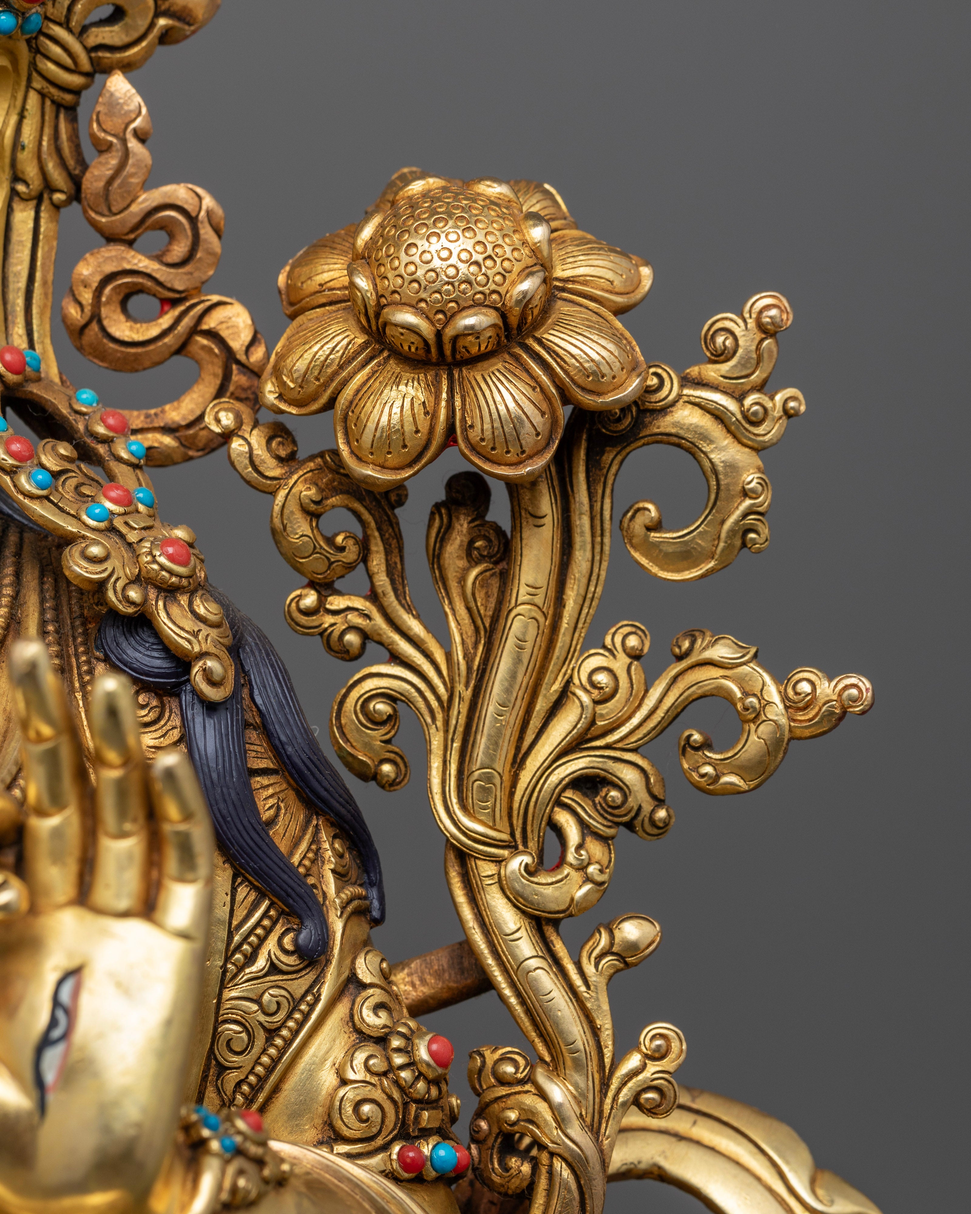 Premium White Tara Statue: Elegant Buddhist Art for Spiritual Healing