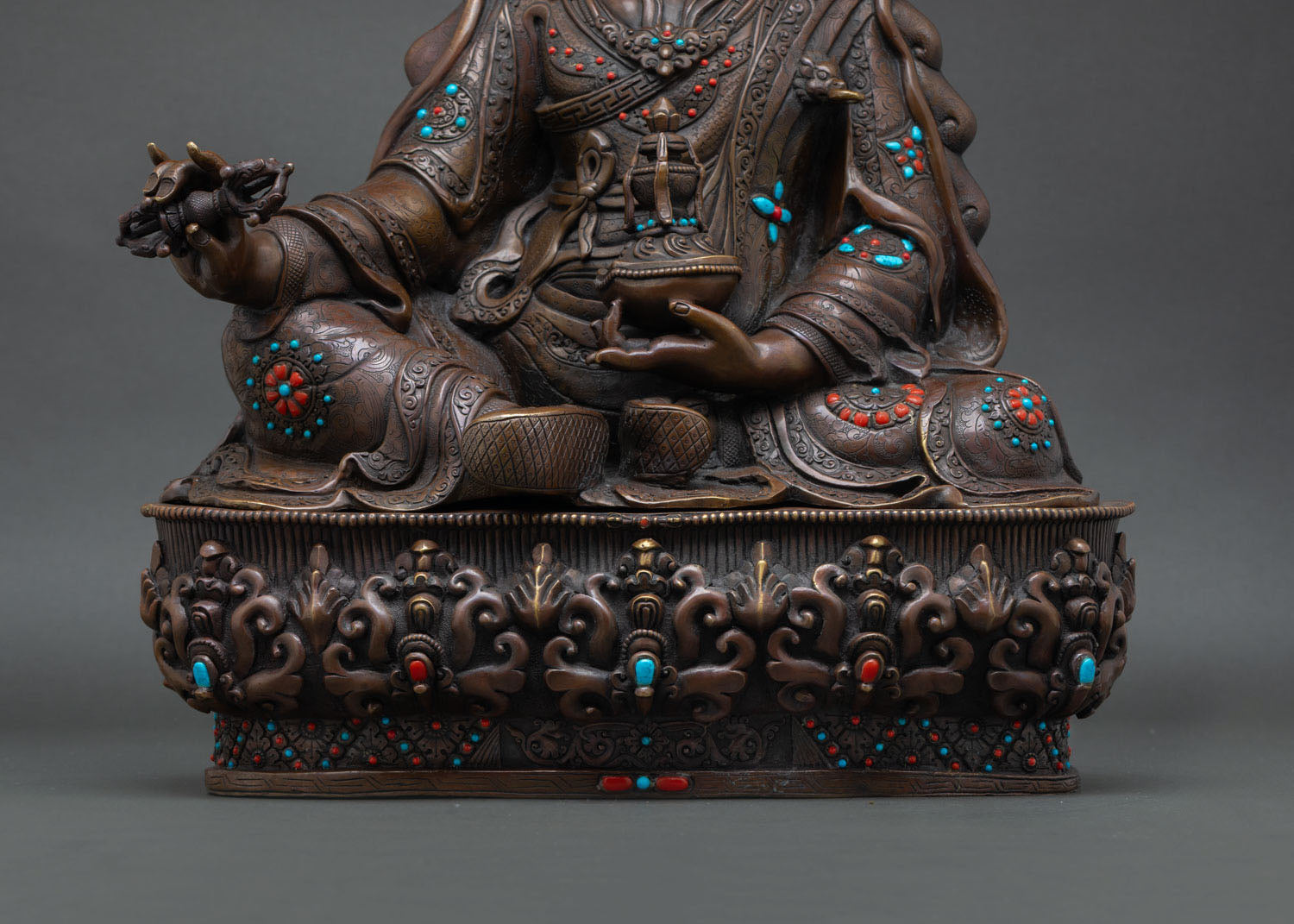 Guru Rinpoche Statue for Spiritual Practice and Blessings