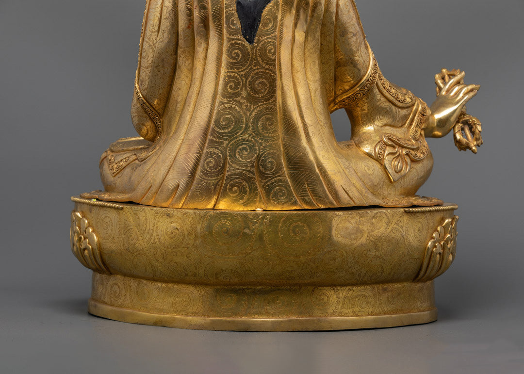 Traditional Artwork of Guru Rinpoche Statue