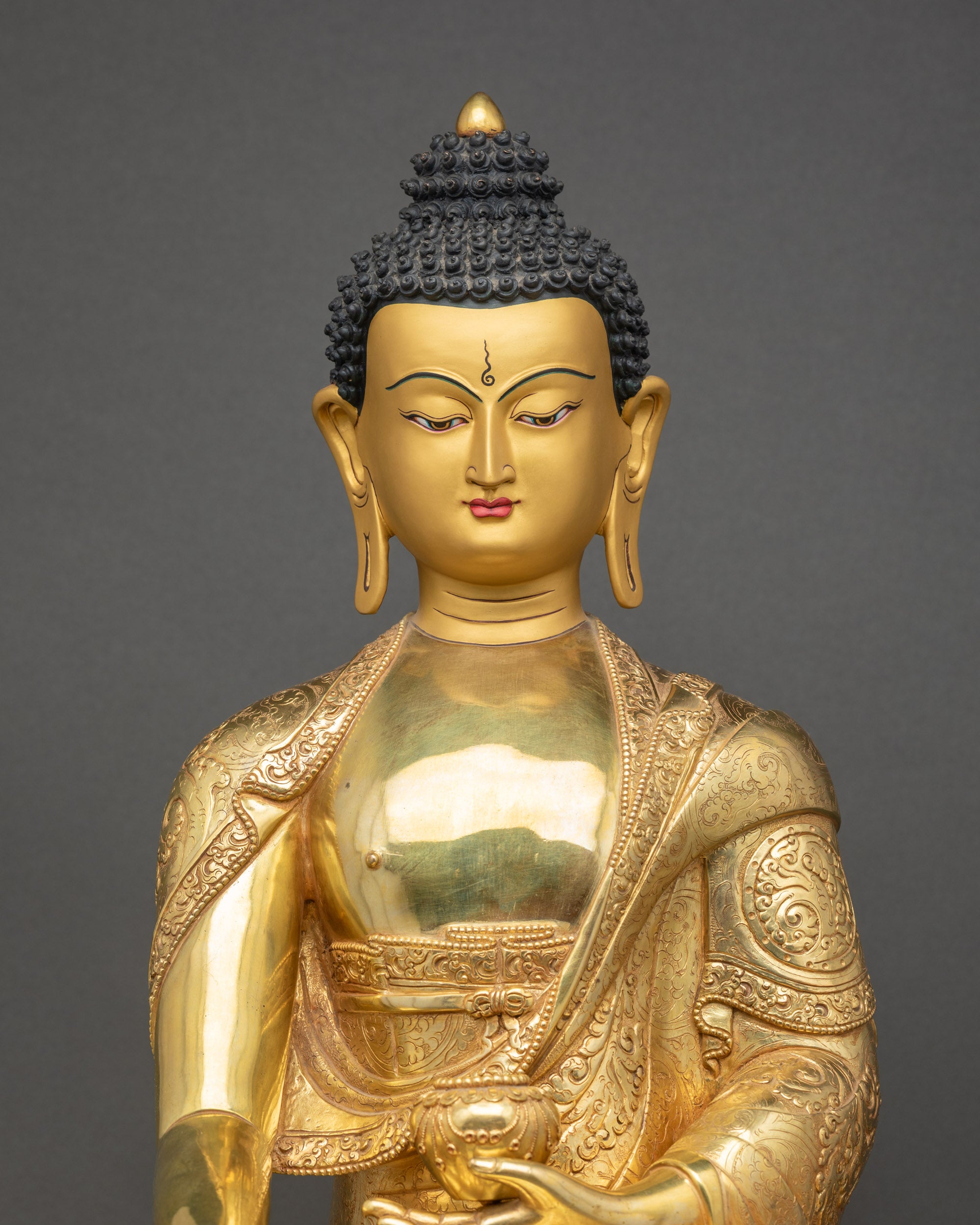 Handcrafted Nepalese Shakyamuni Buddha Statue Gold-Gilded Figurine Meditation Home Décor