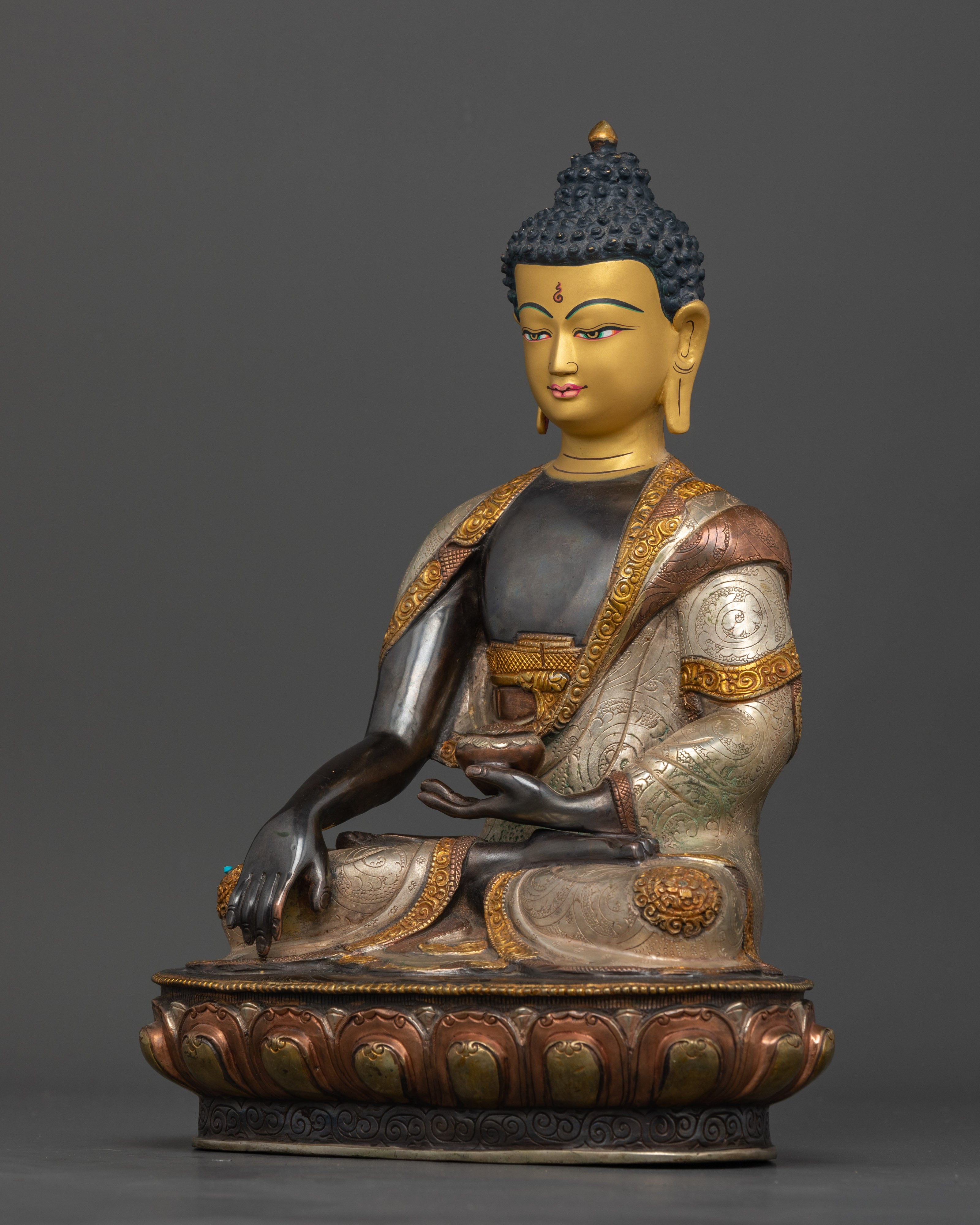 Handmade Sakyamuni Buddha statue, lost wax cast Newari art from Nepal