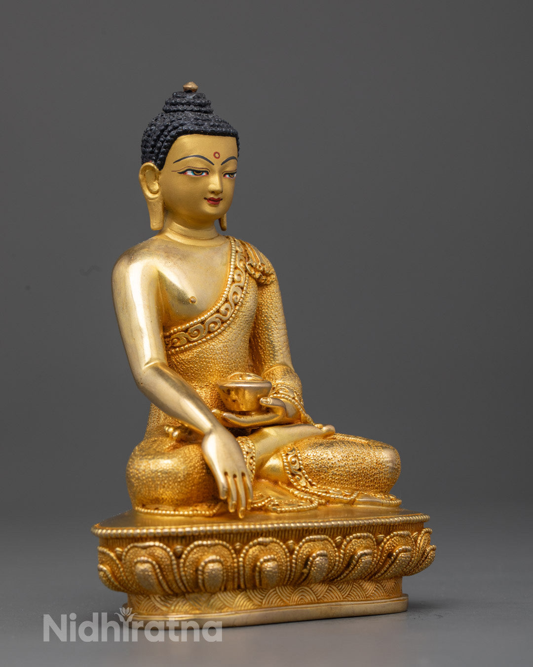 Handmade Shakyamuni Buddha Statue – Purely Crafted for Spiritual Serenity