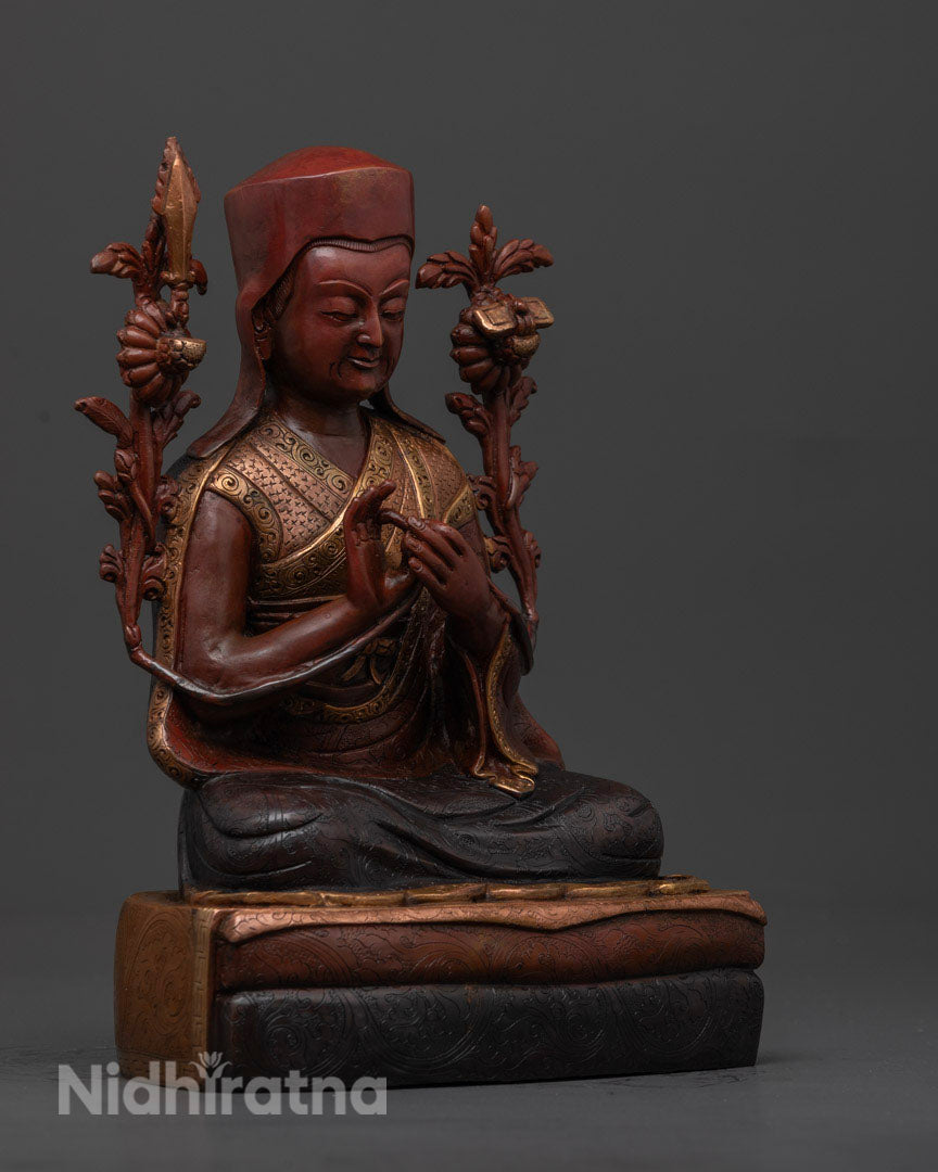 Rare Sakya Master Statue – Meticulous Himalayan Craftsmanship